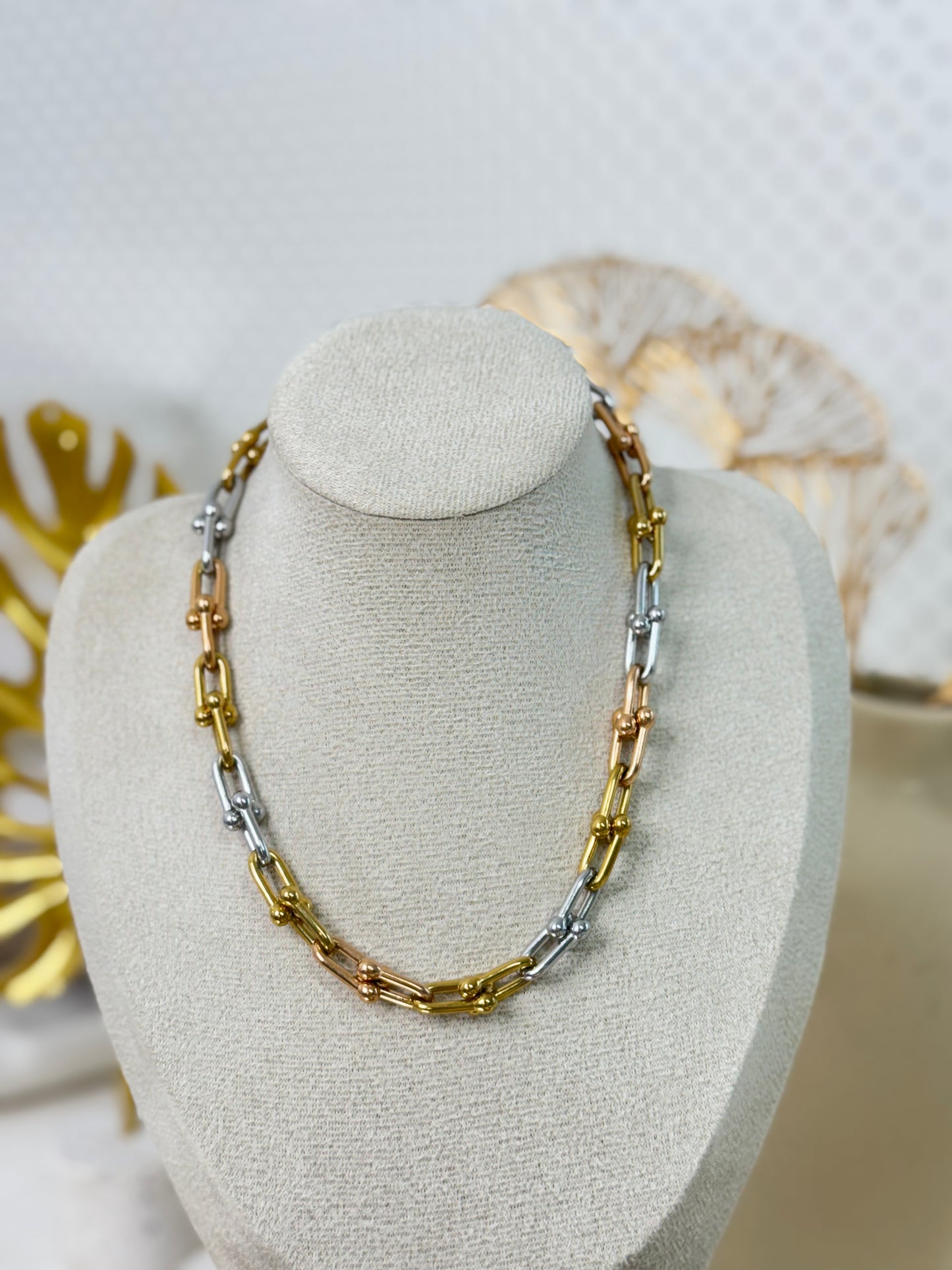 Timeless jewellery, Simple_Necklace_Perfect_Gift_for_Her_Elegant_Necklace_Dainty_Jewelry_Classic_Gold_Chain_Fashion_Accessories_Sleek_Necklace_Trendy_Jewellery_Lightweight_Chain_Stylish_Gift_Idea_Statement_Necklace_Modern_Jewellery_Versatile necklace
linked chain necklace, gold necklace, silver necklace