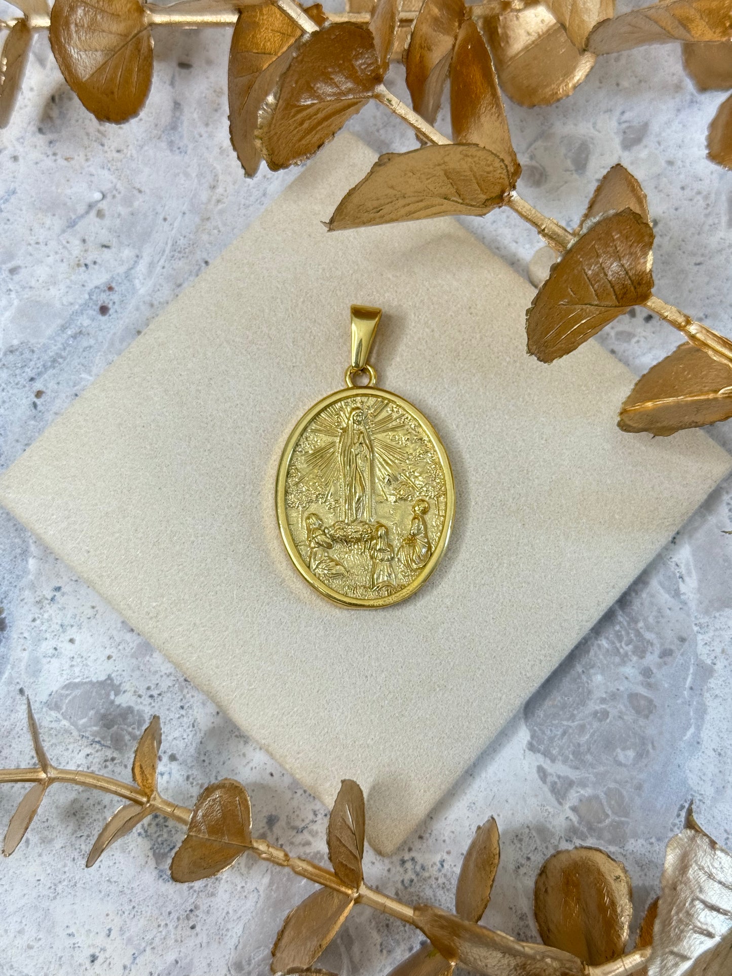 gold pendant, simple pendant, timeless design pendant, pendant for any occasion, cute pendant, versatile pendant, pendant for necklace, bold pendant, statement pendant, religious pendant, cross pendant, faith pendant