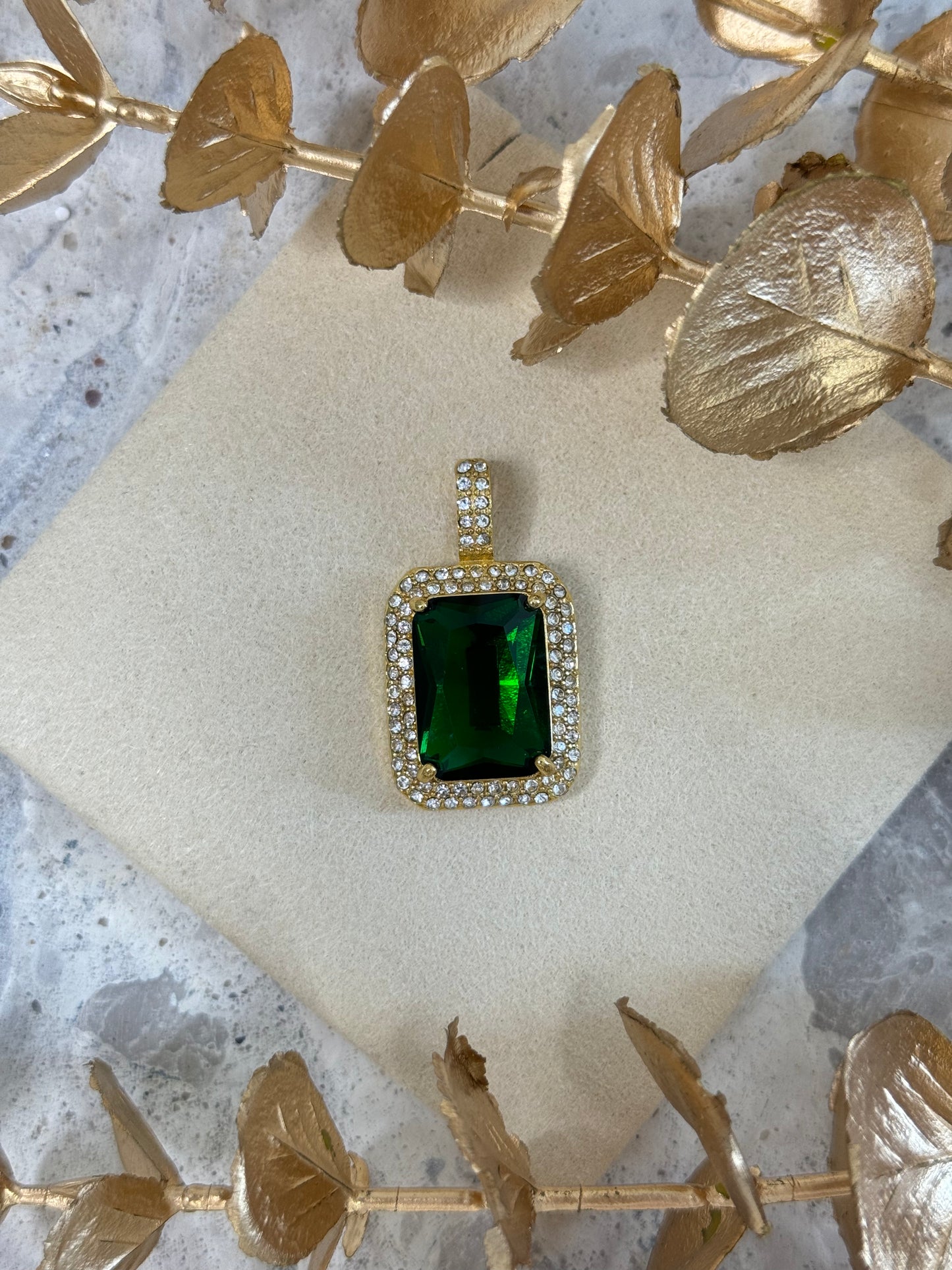 gold pendant, simple pendant, timeless design pendant, pendant for any occasion, cute pendant, versatile pendant, pendant for necklace, bold pendant, statement pendant, bold pendant, green pendant, emerald green pendant
