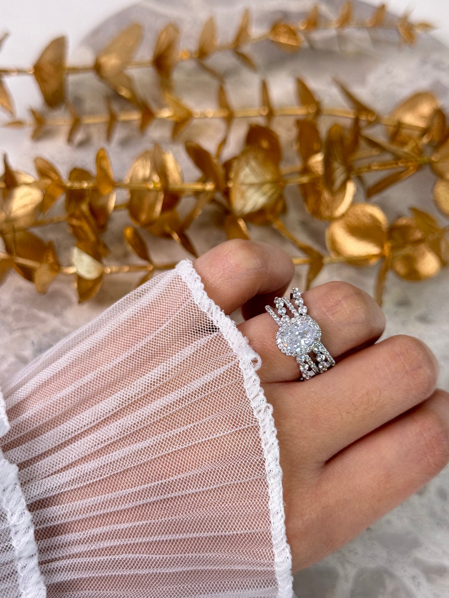 timeless jewellery, perfect gift for her, elegant jewellery, dainty jewellery, simple jewellery, classic gold ring, fashion accessories, sleek jewellery, trendy jewellery, lightweight ring, stylish jewellery, simple ring, stone ring