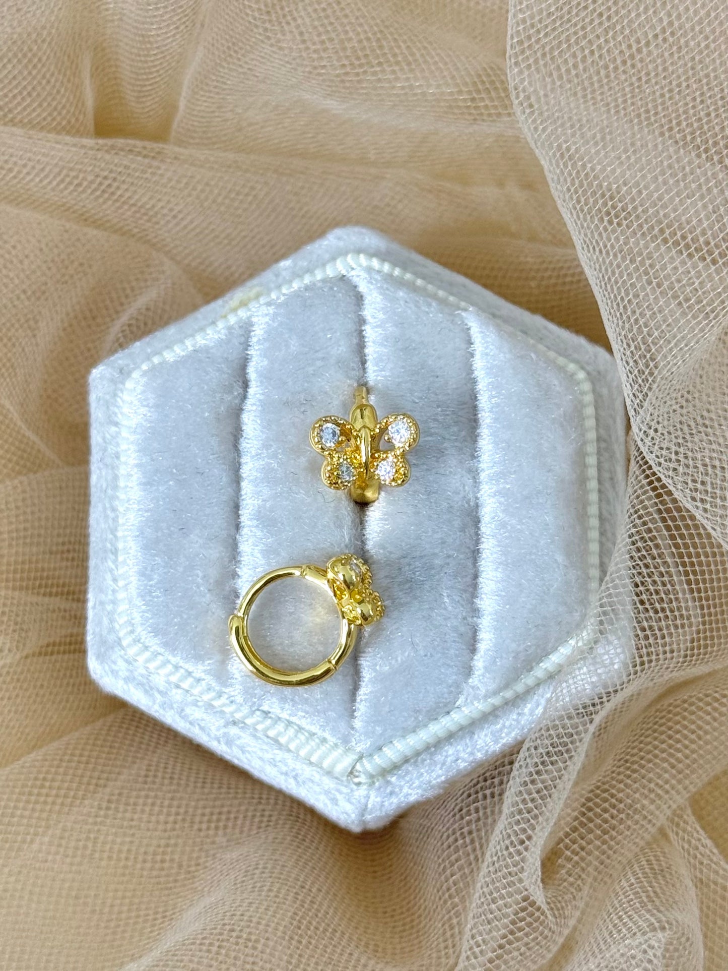 huggie earrings, clip earrings, hoop earrings, gold earrings, small gold earrings. earrings austrlia, affordable earrings, cheap earrings, waterproof earrings, simple earrings