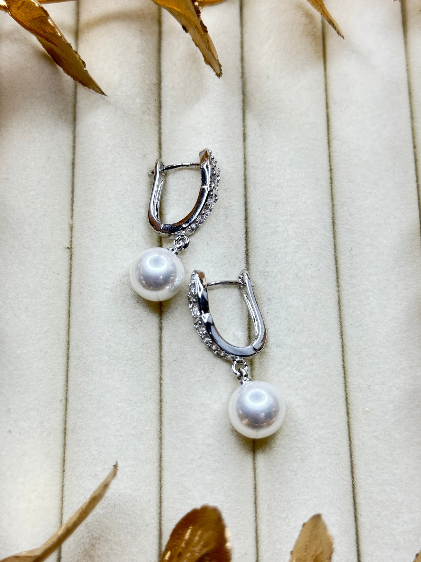 White Gold Earrings 1704