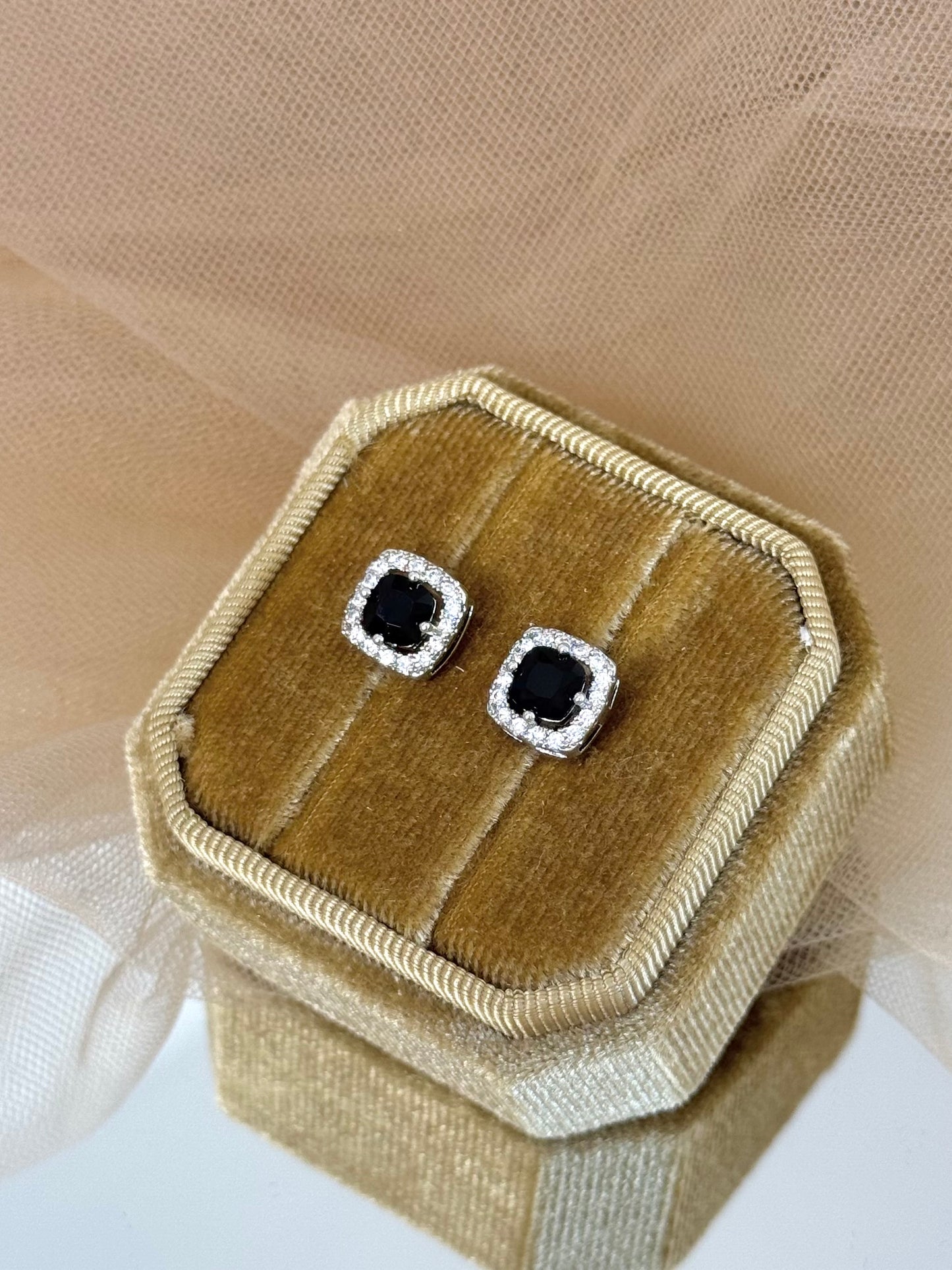 stone earrings, white gold earrings, stud earrings, australia earrings, simple earrings, sparkling earrings, affordable earrings, cheap earrings, waterproof earrings, earrings for any occasion, black earrings, black stone earrings