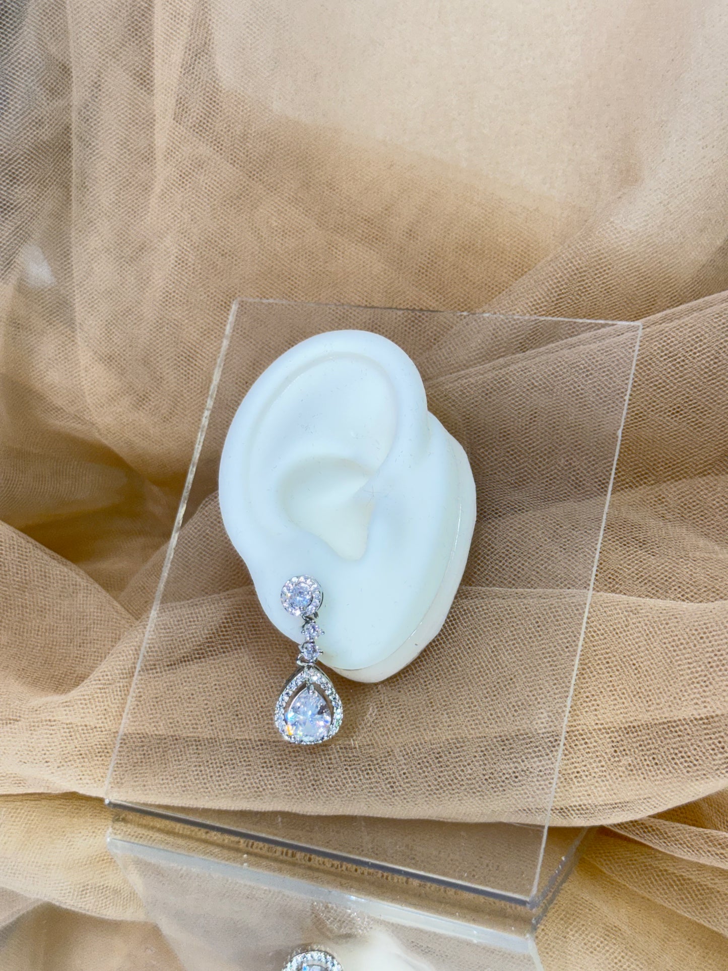 stone earrings, white gold earrings, drop earrings, australia earrings, simple earrings, stud earrings, sparkling earrings, affordable earrings, cheap earrings, waterproof earrings