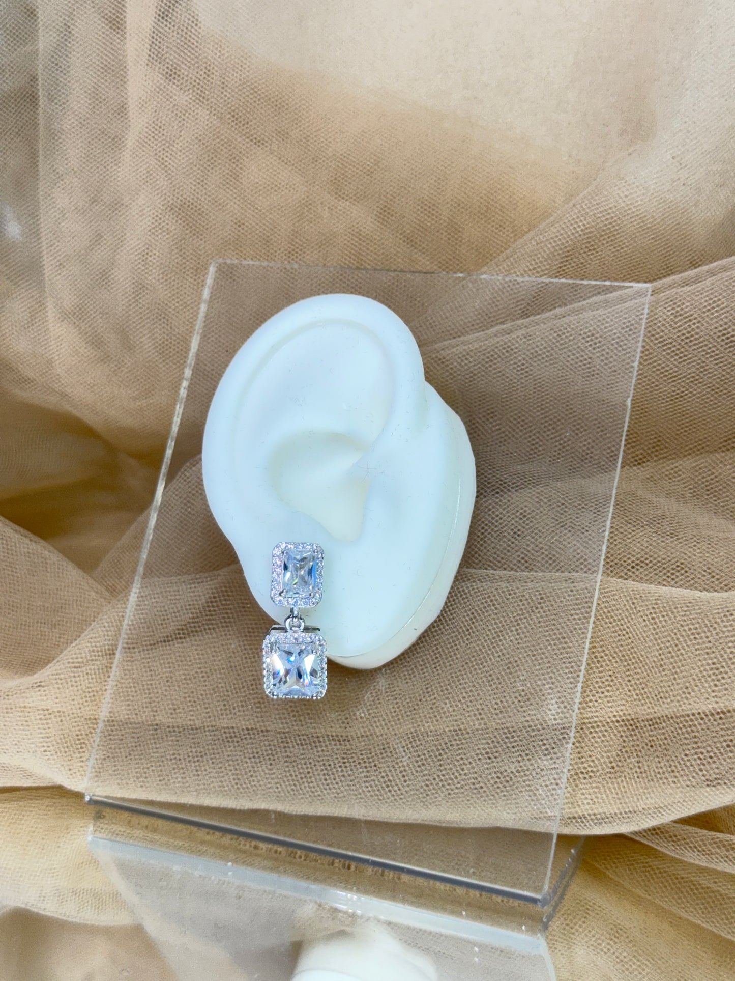 stone earrings, white gold earrings, drop earrings, australia earrings, simple earrings, stud earrings, sparkling earrings