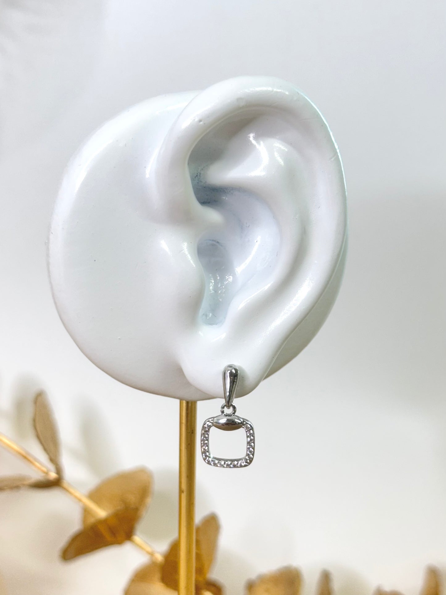 stone earrings, white gold earrings, drop earrings, australia earrings, simple earrings, stud earrings