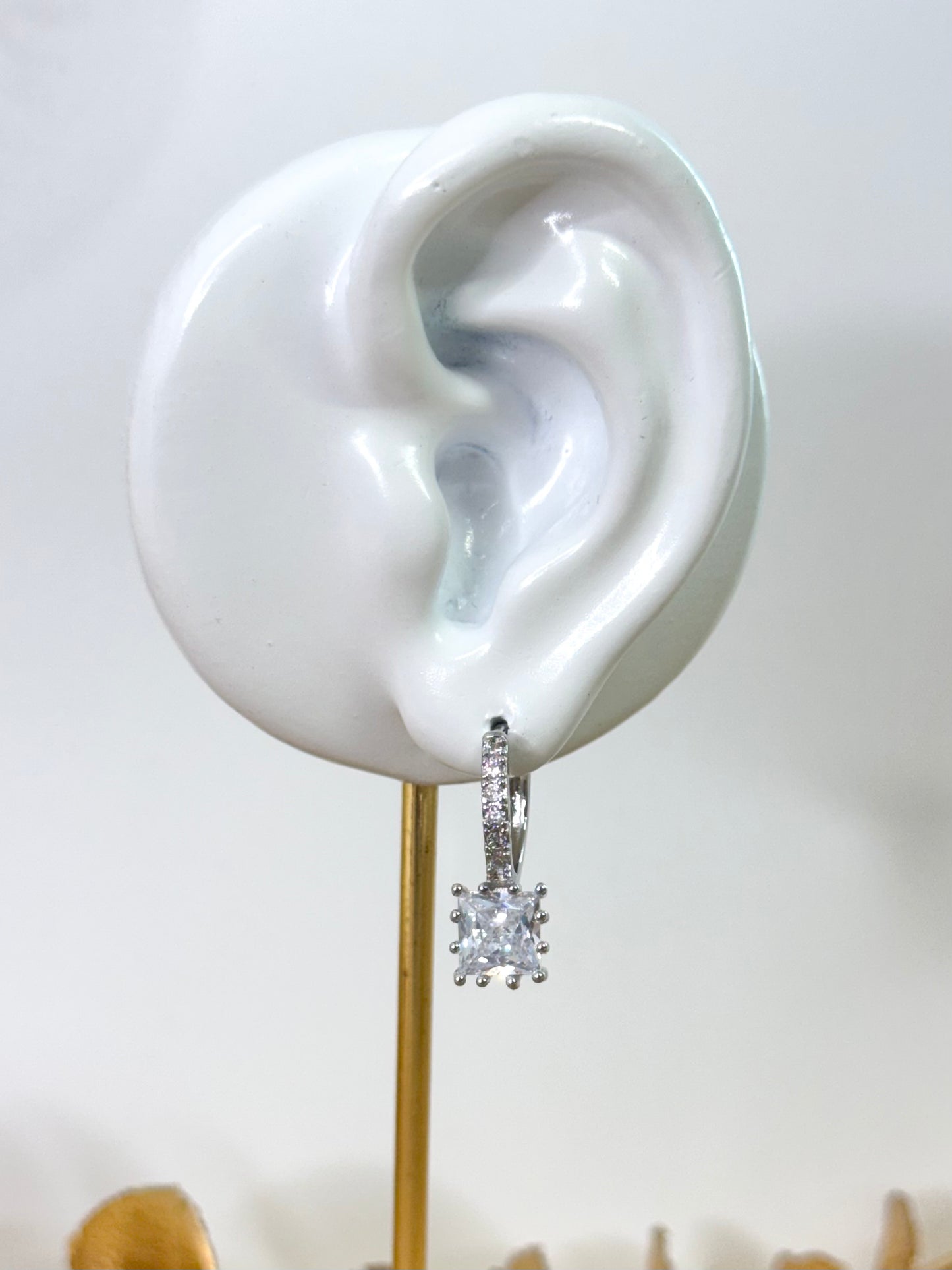 stone earrings, white gold earrings, drop earrings, australia earrings, simple earrings