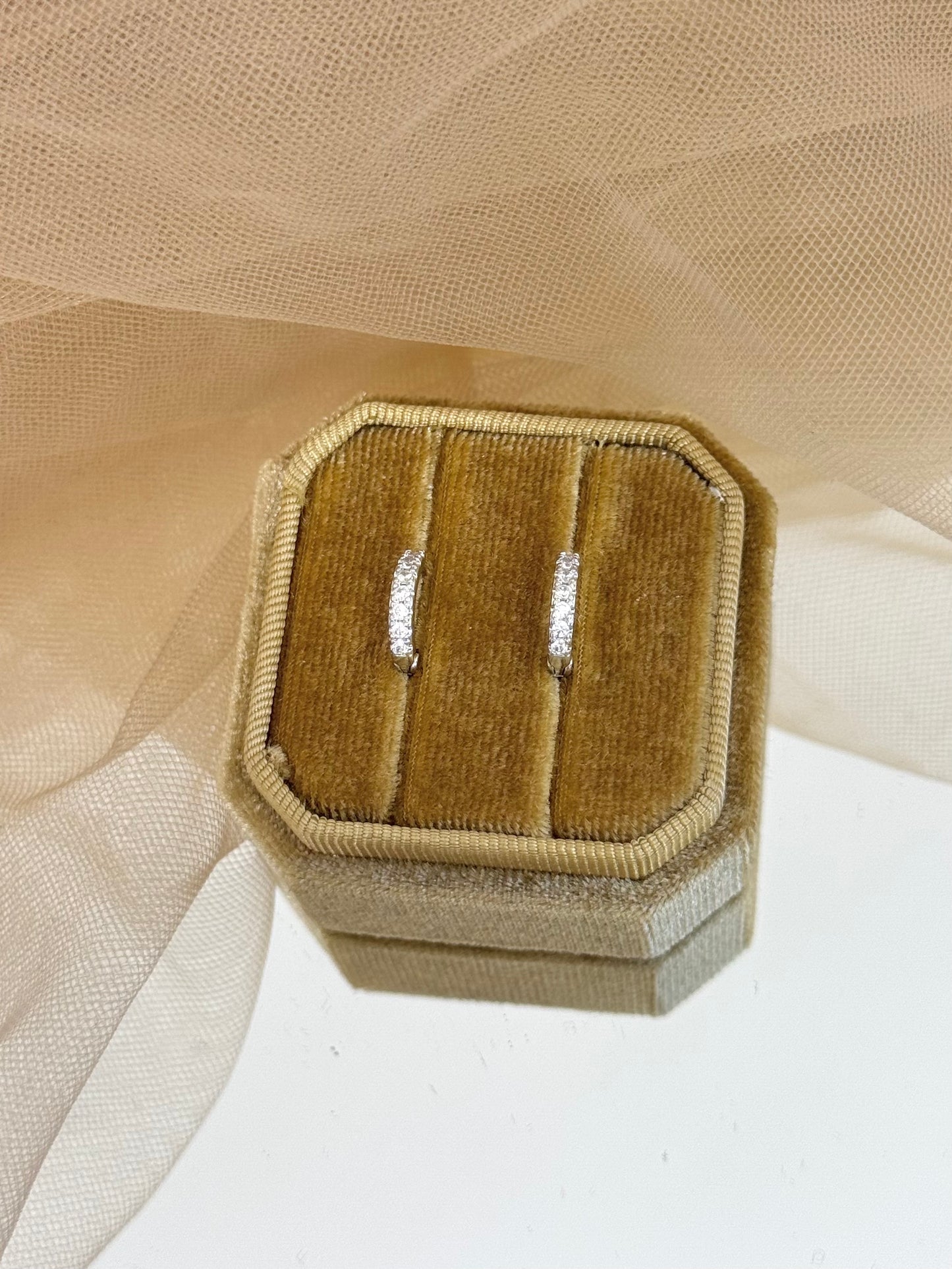 White Gold Earrings 3622