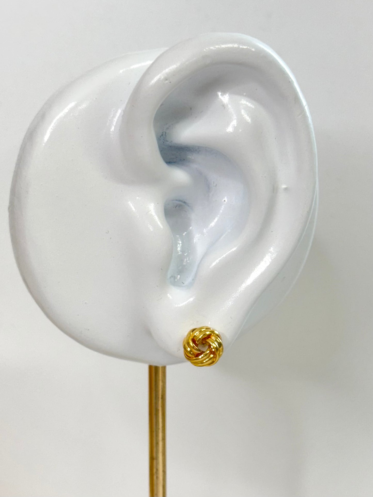small stud earrings, gold earrings, small gold earrings. earrings austrlia, affordable earrings, cheap earrings, waterproof earrings, simple earrings