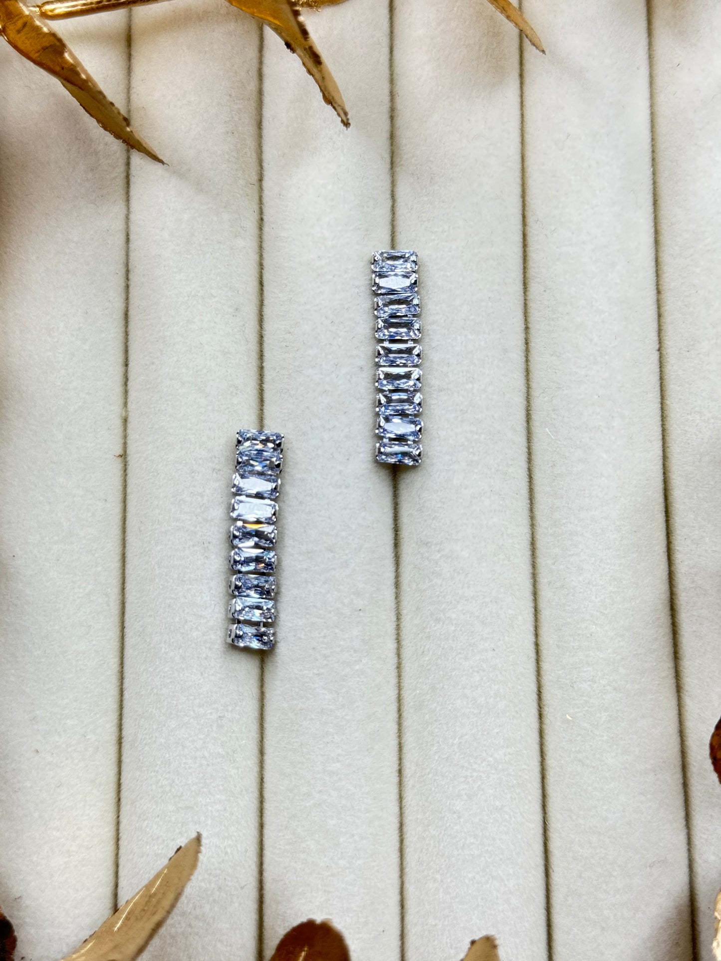 White Gold Earrings 1671