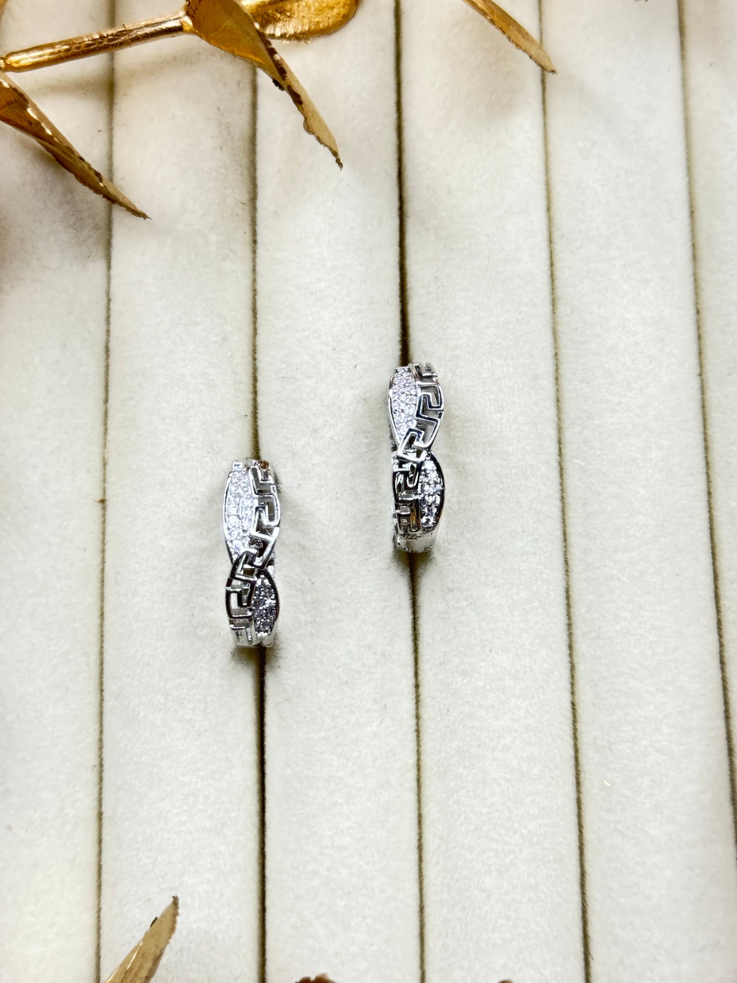 White Gold Earrings 1695