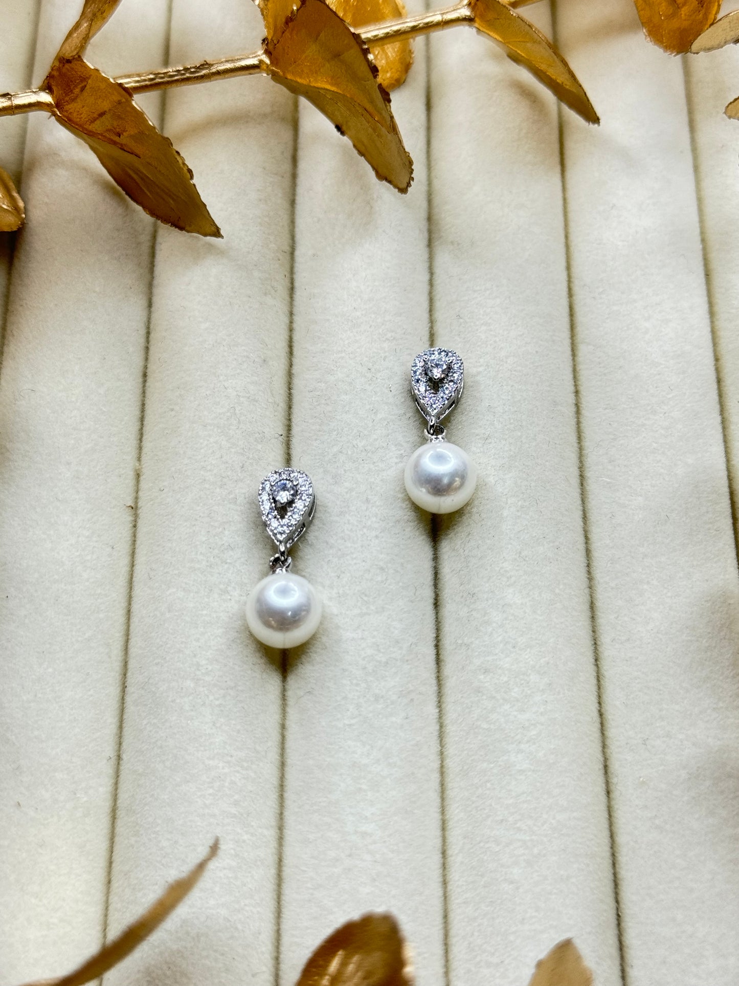 White Gold Earrings 1712