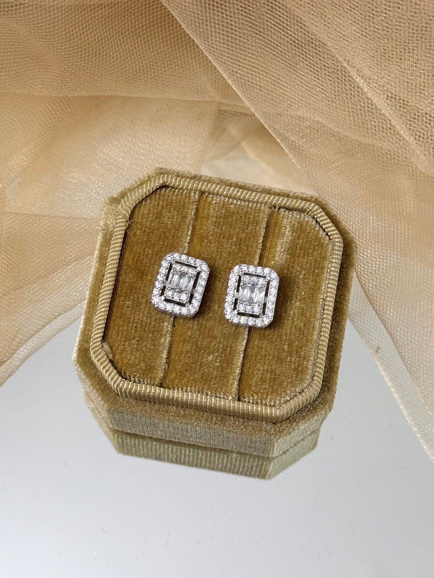 White Gold Earrings 4753