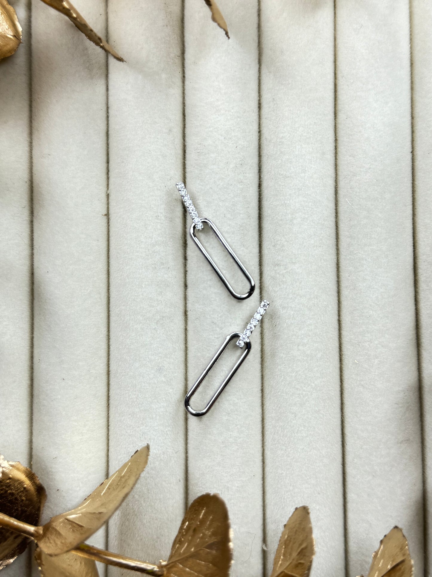 White Gold Earrings 1682