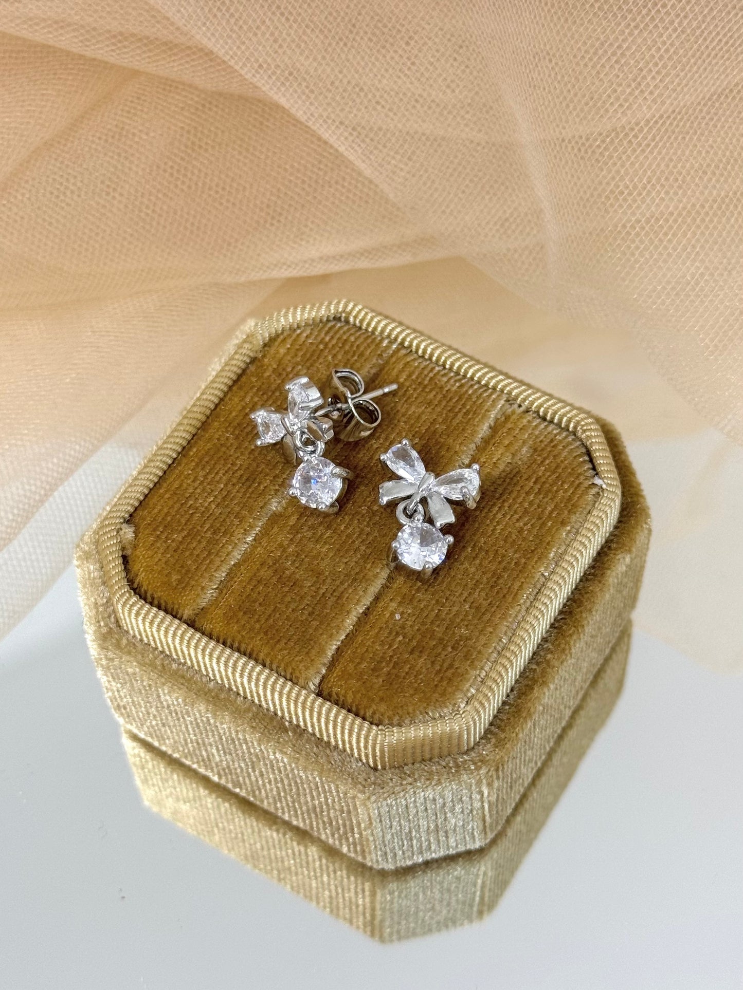 White Gold Earrings 1706
