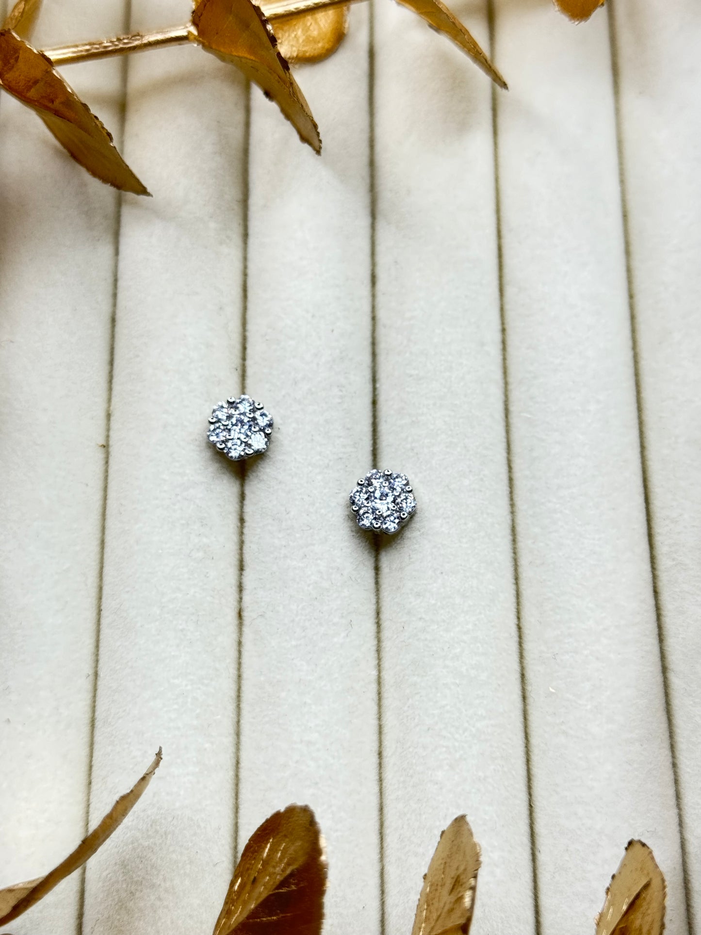 White Gold Earrings 1694