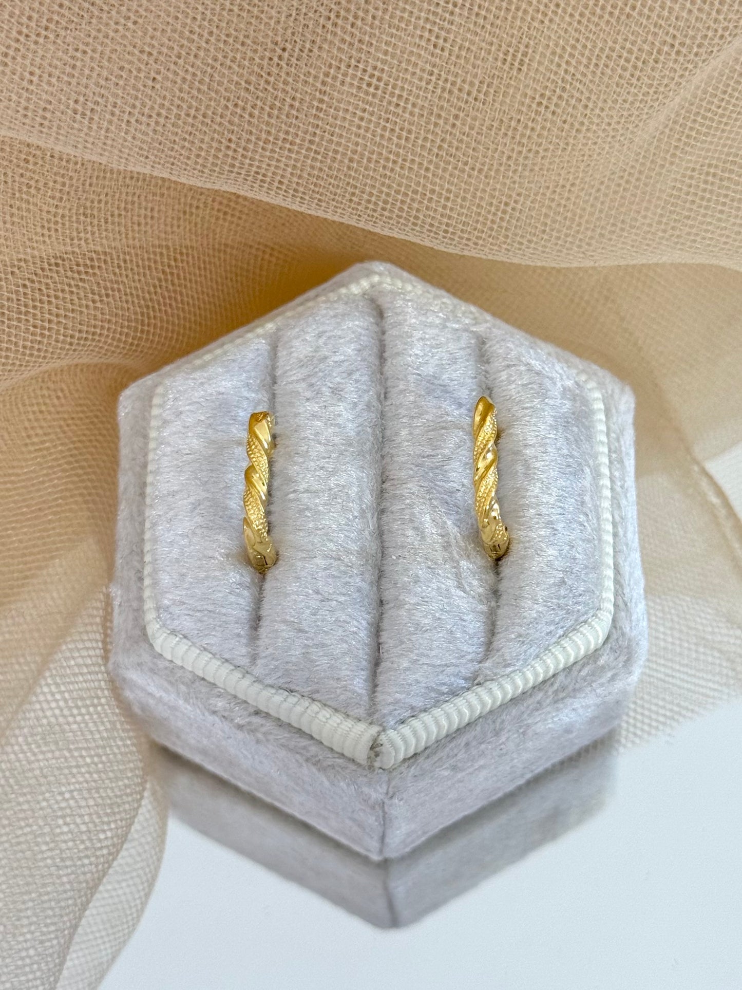 Yellow Gold Earrings 4556