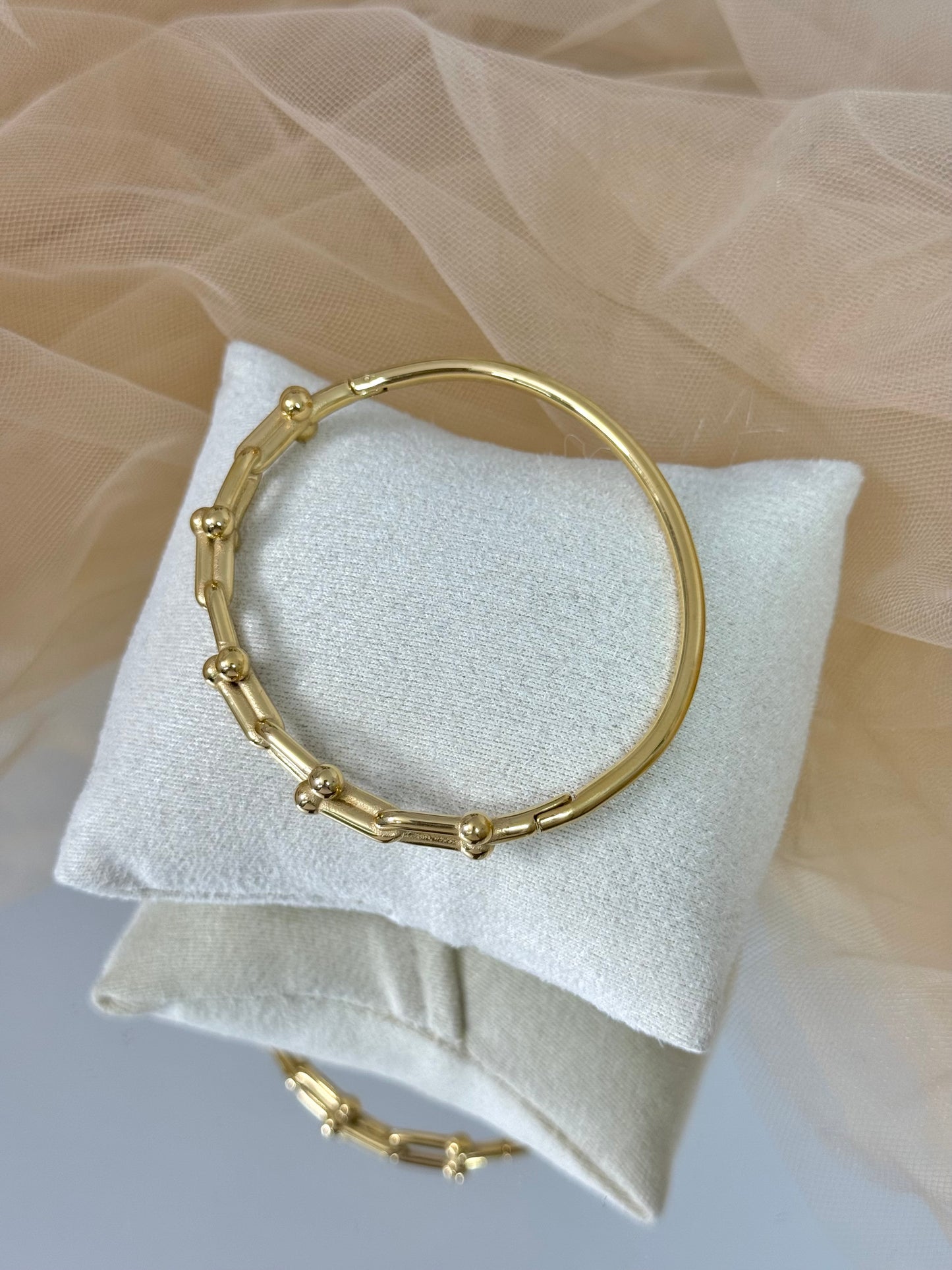 Zora Bangle
