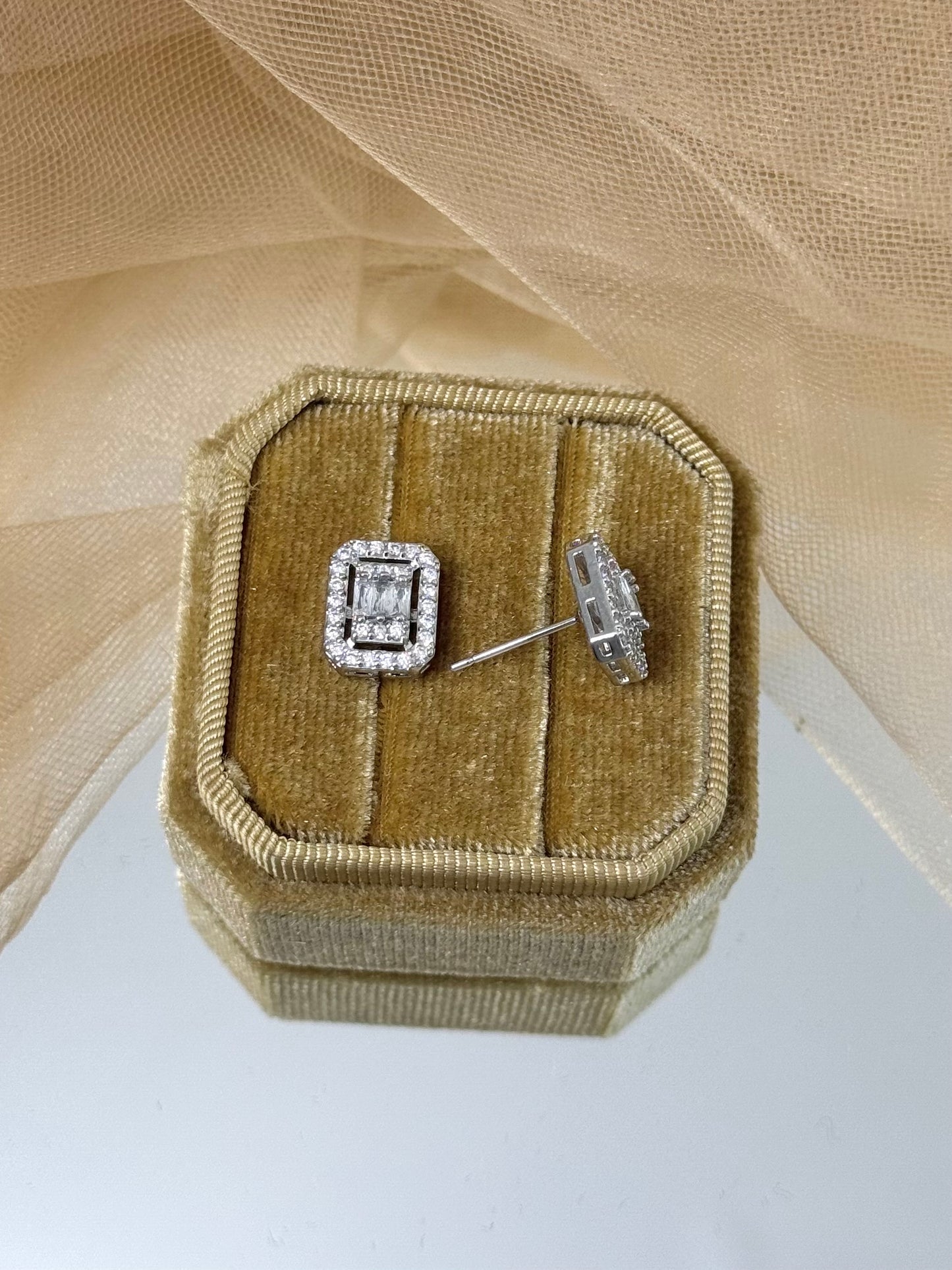 White Gold Earrings 4753