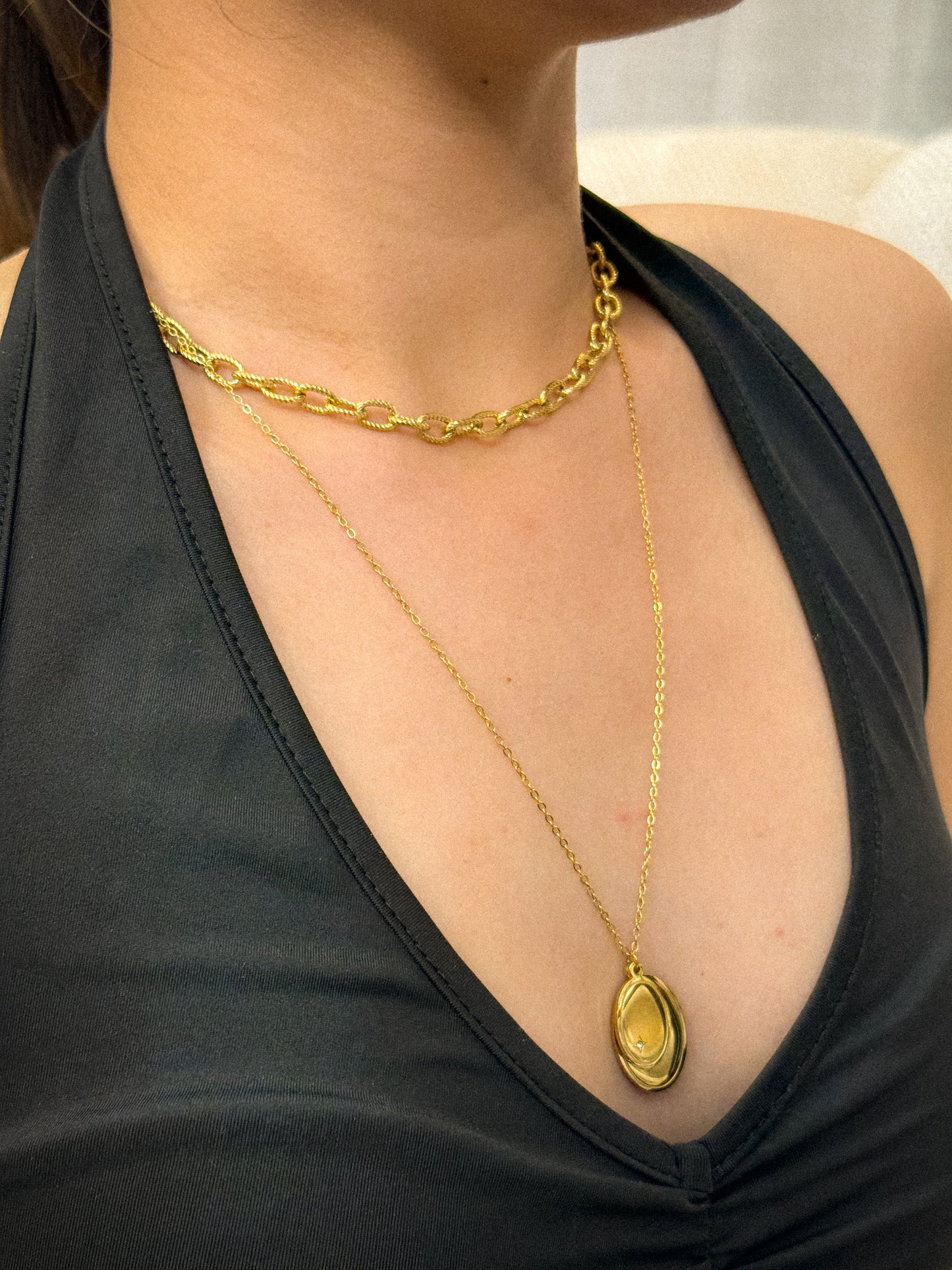 gold necklace, timeless jewellery, perfect gift for her, elegant necklace, charm necklace, best gift for her, classic gold chain necklace, stylish gift, statement necklace, versatile necklace, necklace Australia, link chain necklace, interlocking pendant necklace, y-shaped necklace, necklace with stone pendant, necklace with bold pendant, pendant with stones, necklace with gem pendant, necklace with colored stone pendant, gem necklace, bold pendant necklace