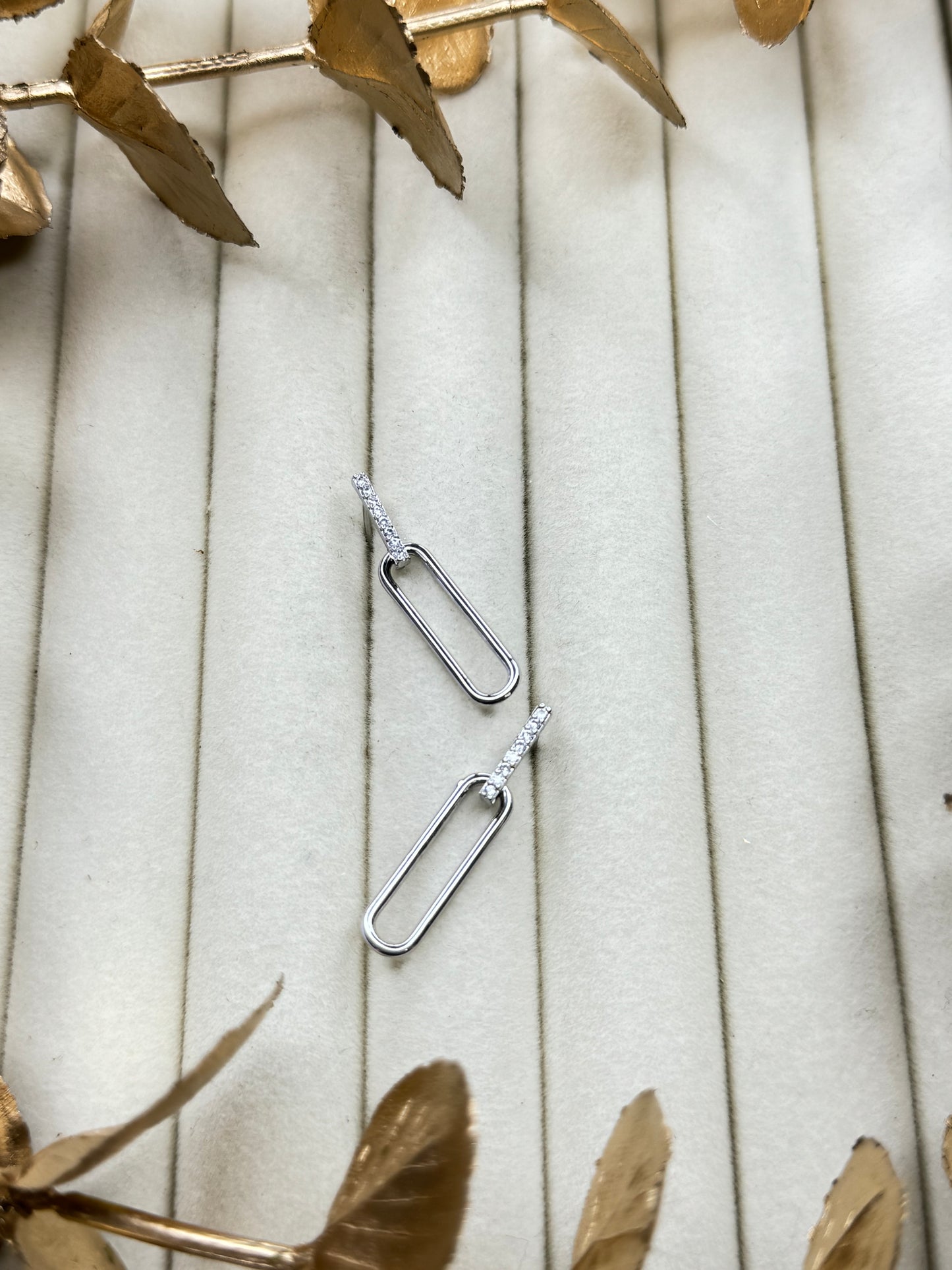 White Gold Earrings 1682