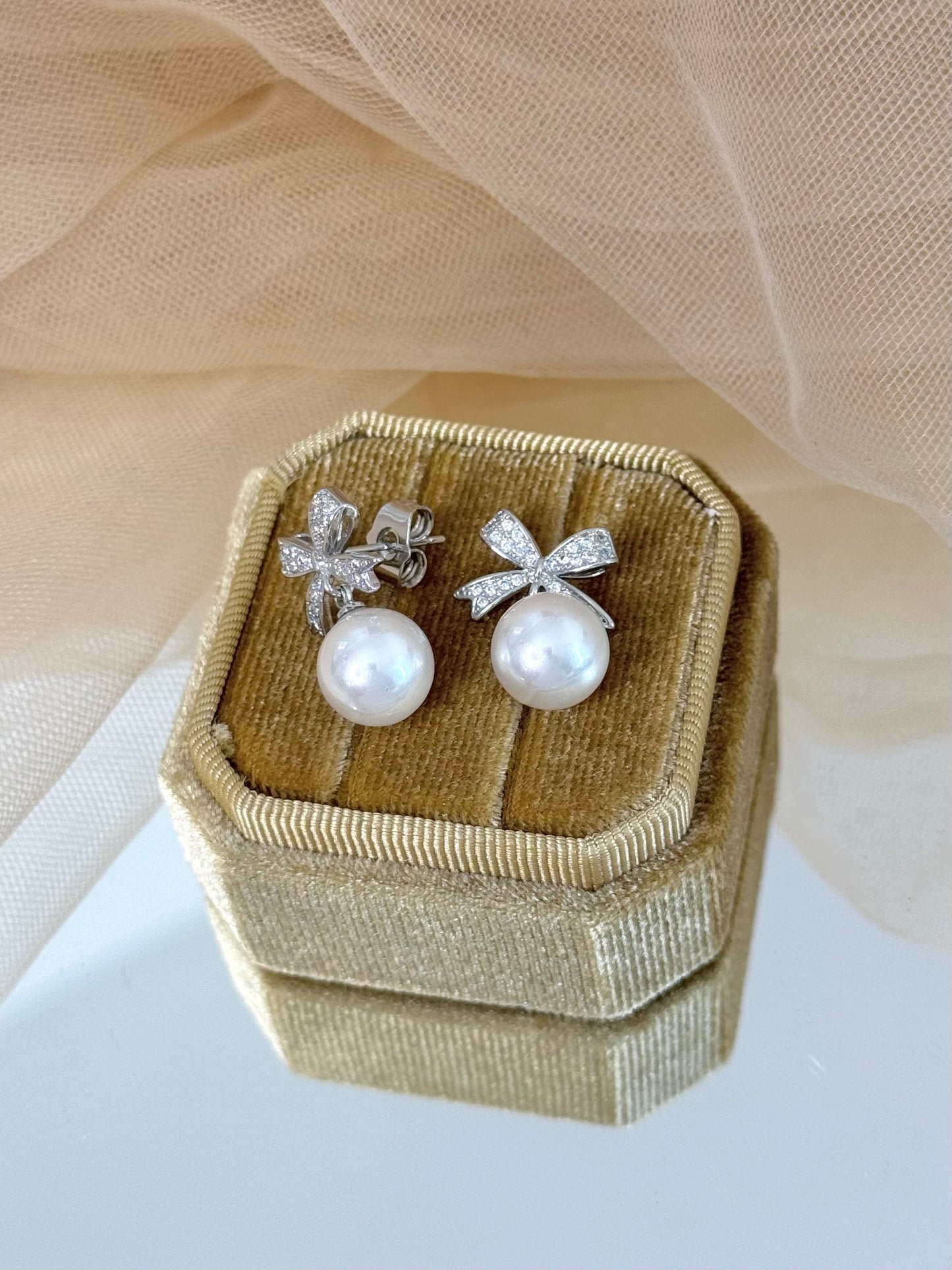 White Gold Earrings 3618