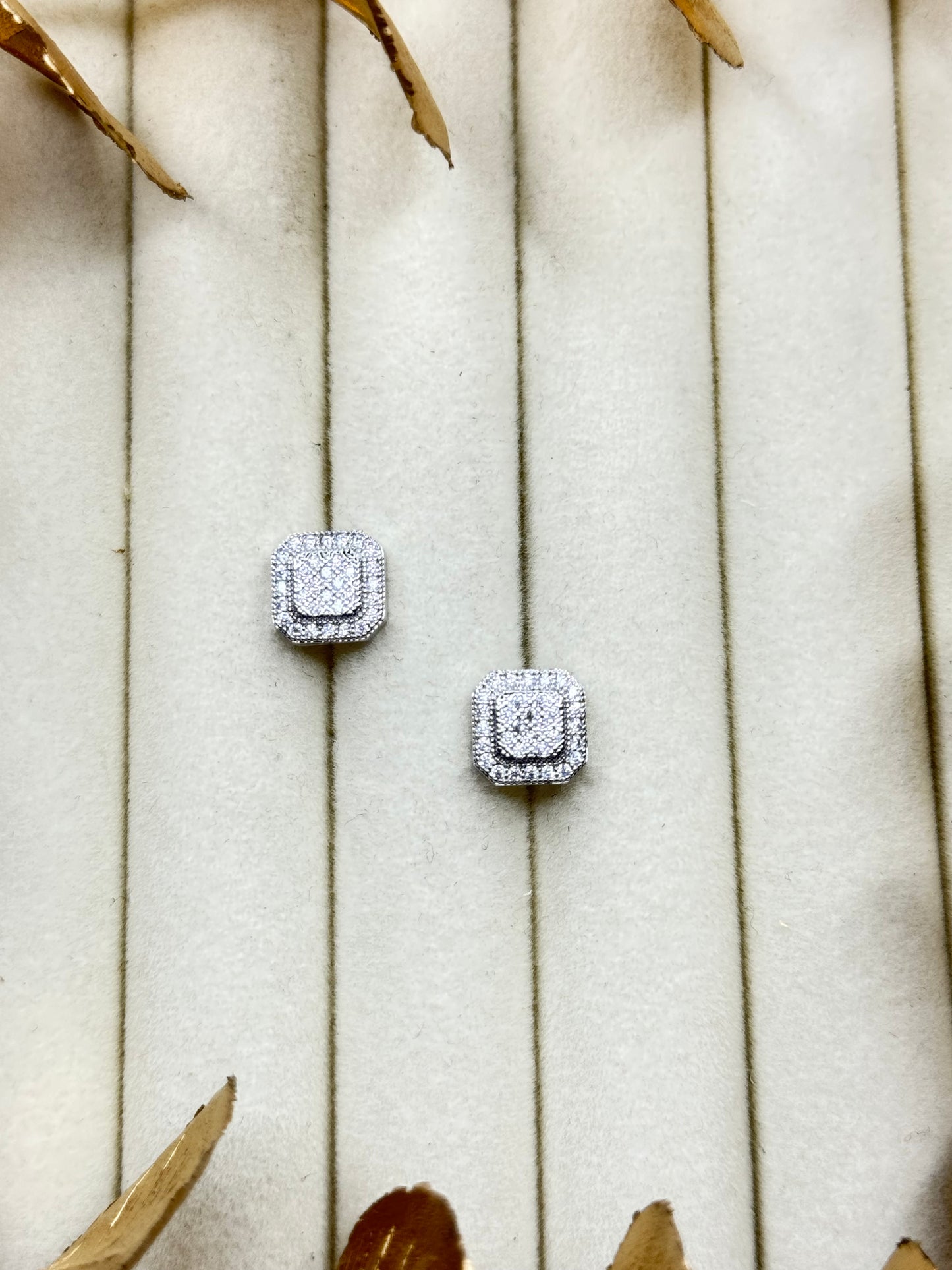White Gold Earrings 1701