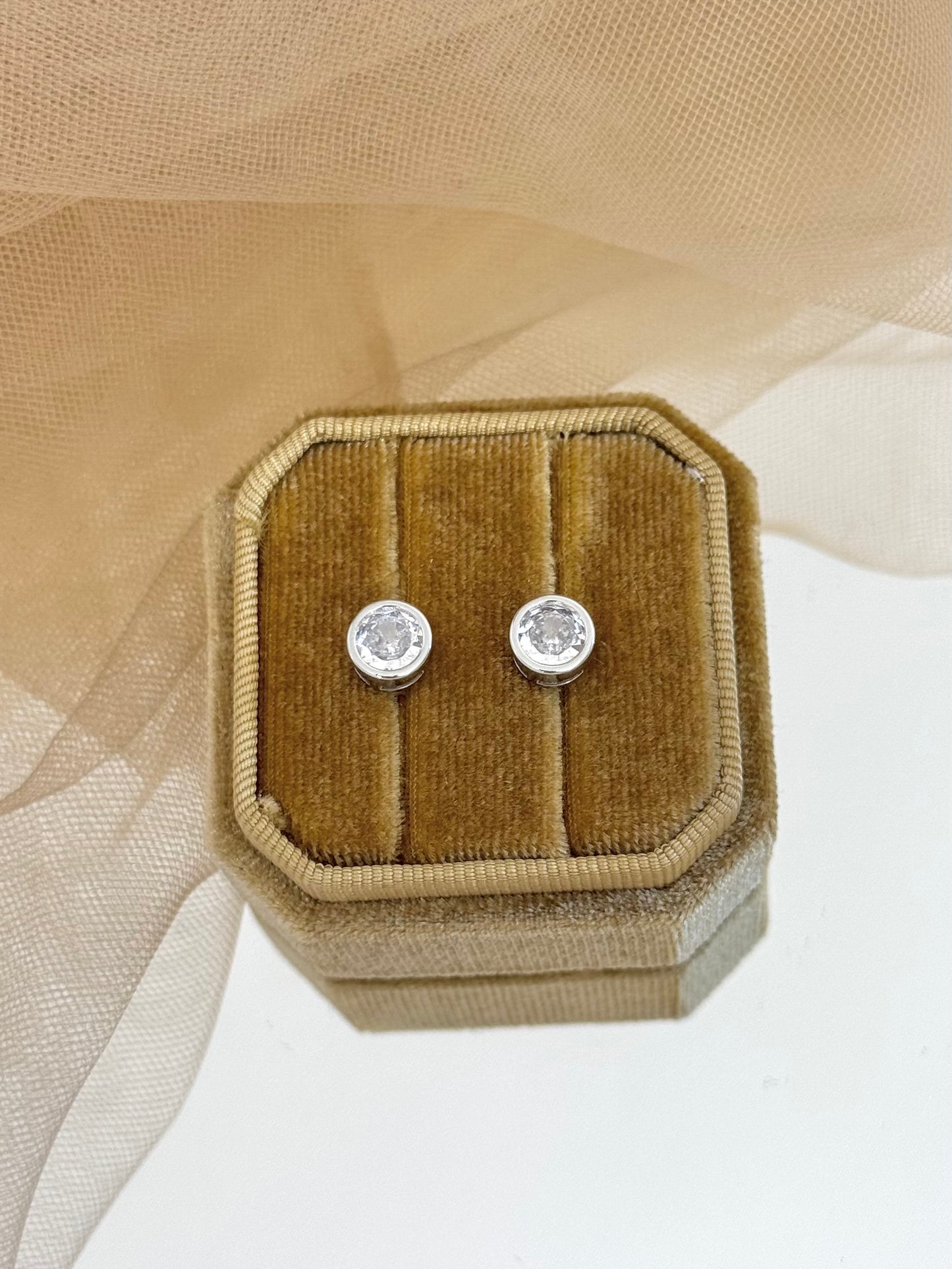 White Gold Earrings 1676