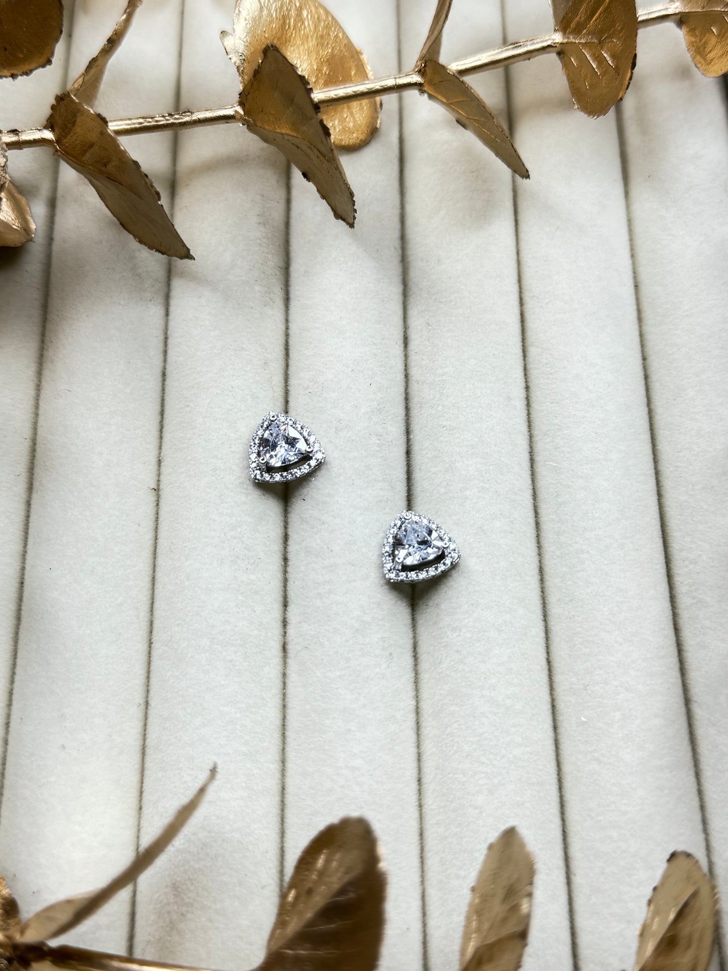 White Gold Earrings 1691