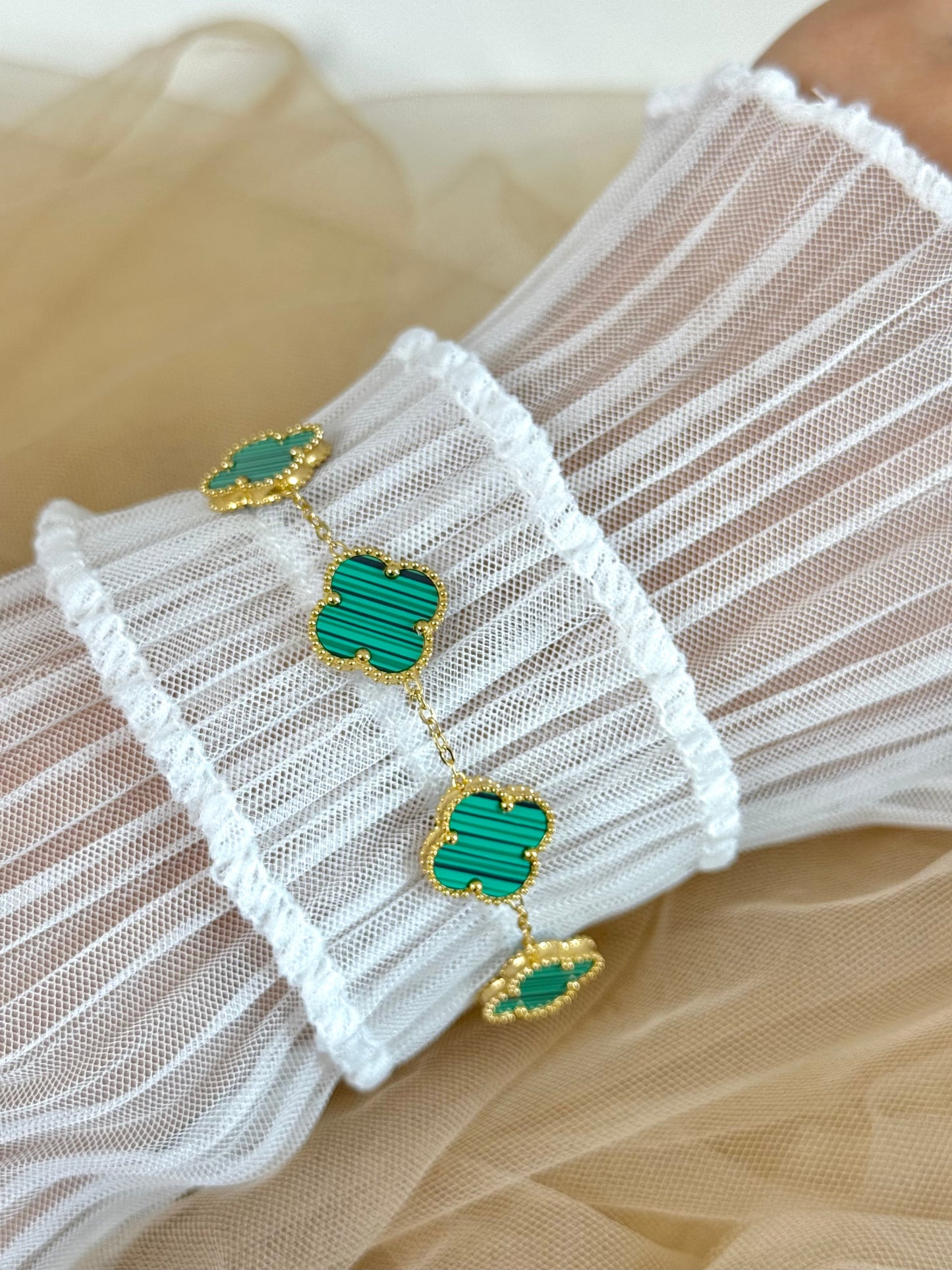 large clover, large clover green, green clover bracelet, bracelet clover in green, clover bracelet