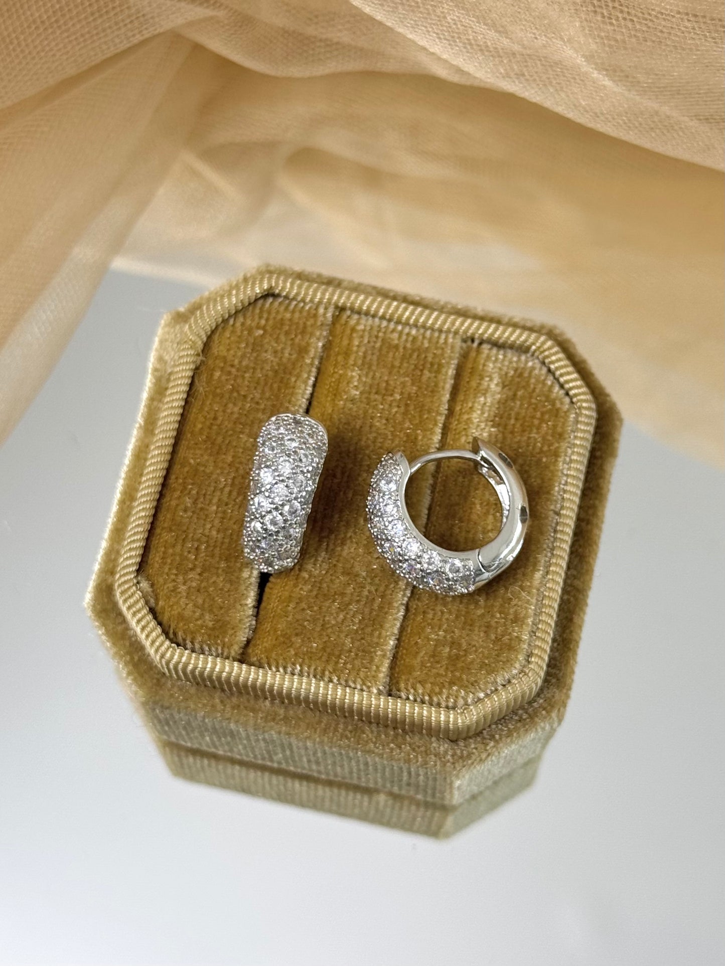 White Gold Earrings 4749
