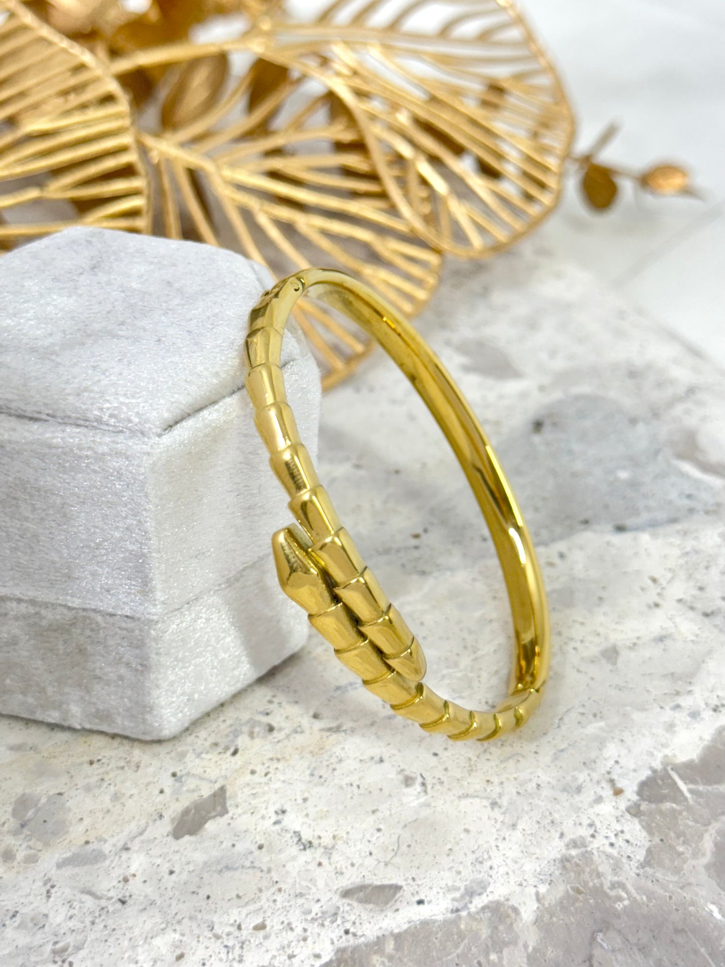 serpent bangle, snake bangle, snake jewellery, serpent jewellery