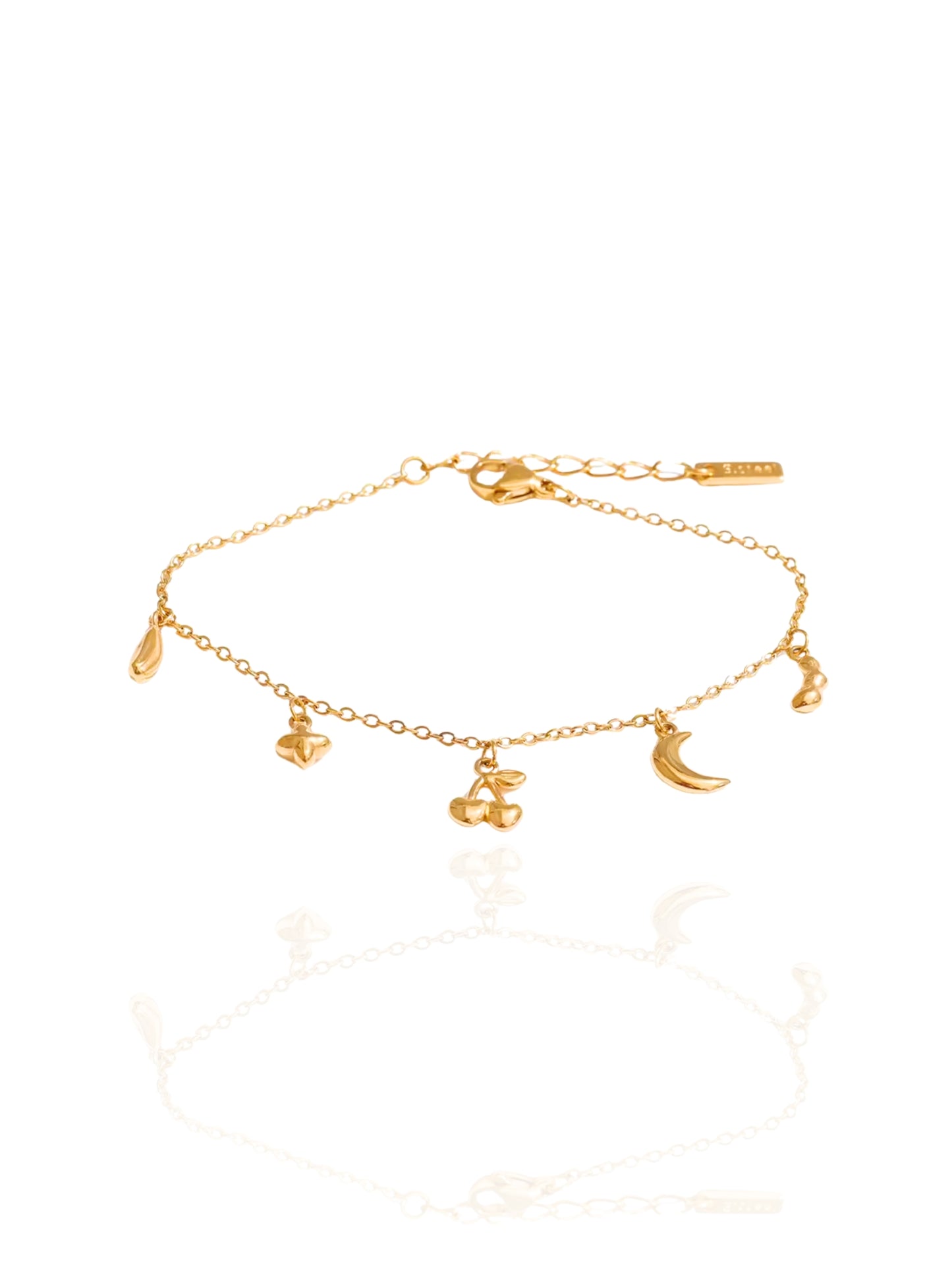 timeless jewellery, perfect gift for her, elegant bracelet, charm bracelet, best gift for her, stylish gift, statement bracelet, versatile bracelet, bracelet Australia, gold bracelet, classic gold chain bracelet, simple bracelet, lucky charm bracelet, cute bracelet, lightweight bracelet, chain bracelet, statement bracelet, bracelet with minimal stones, charm bracelet, dangling charm bracelet