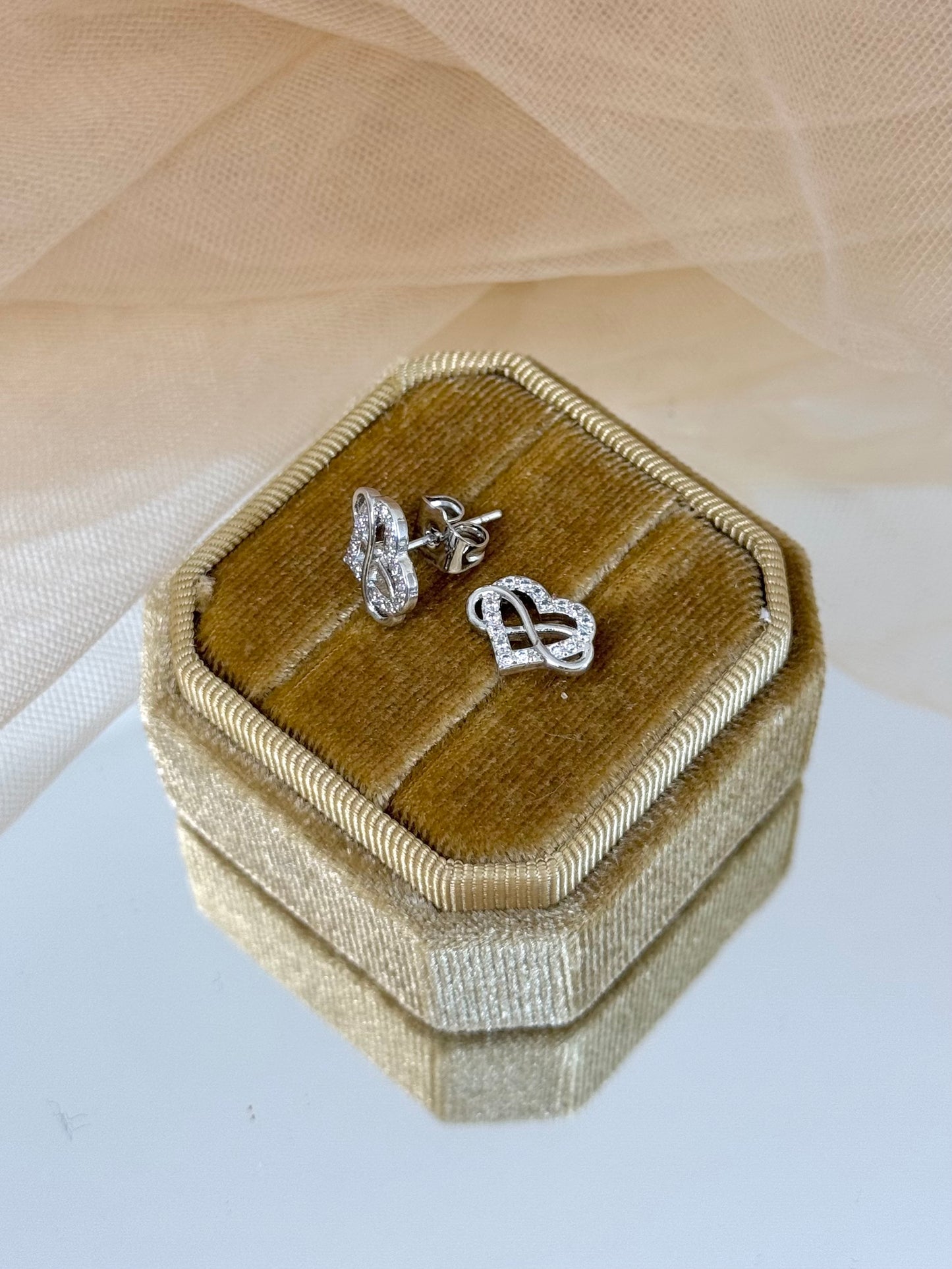White Gold Earrings 3611