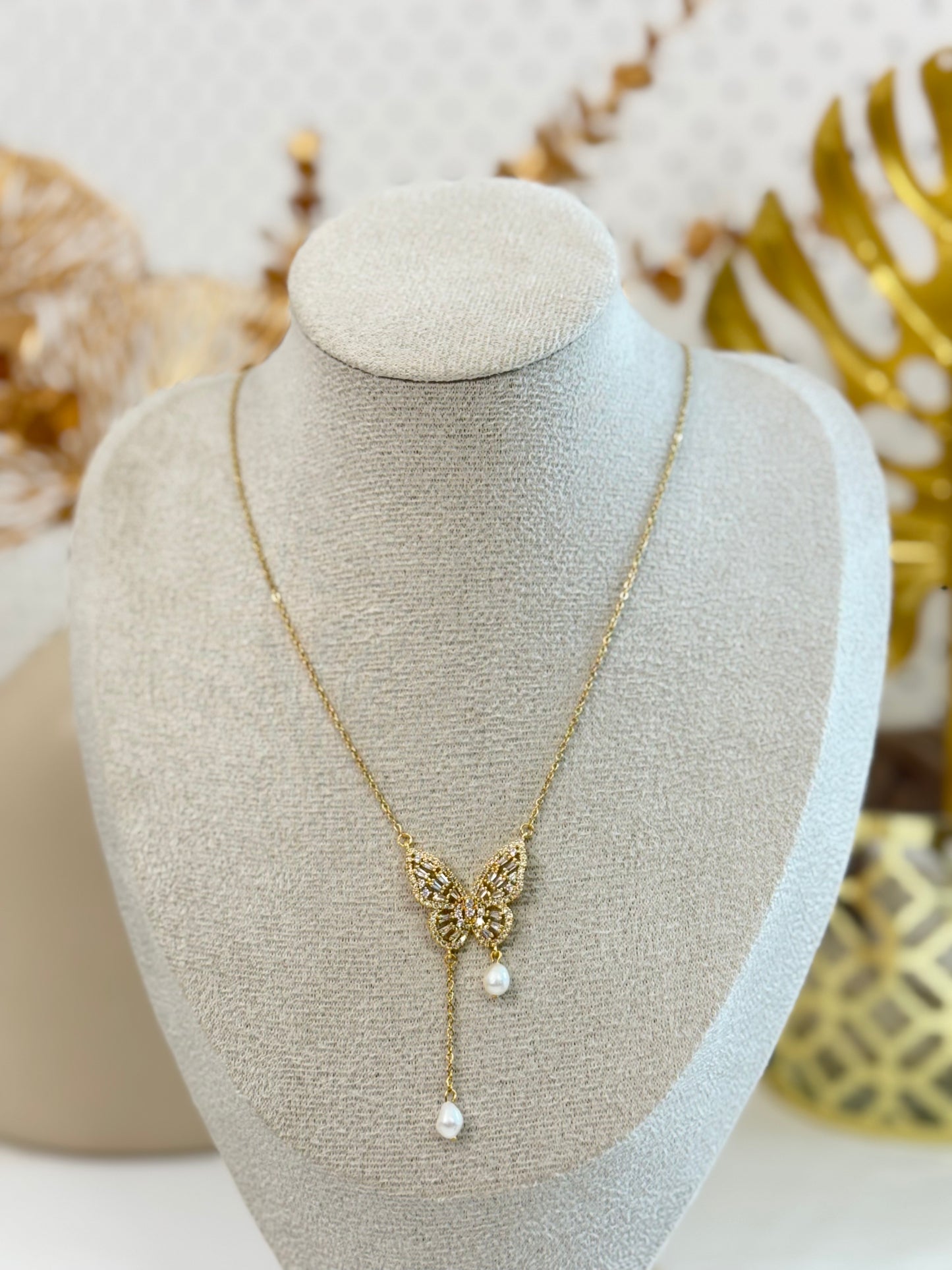 Mariposa Necklace 750