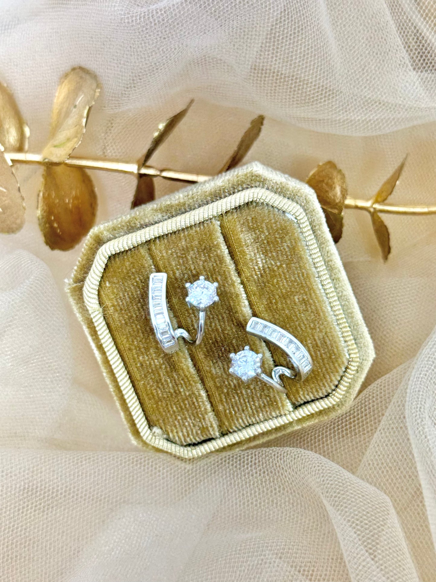 White Gold Earrings 1690