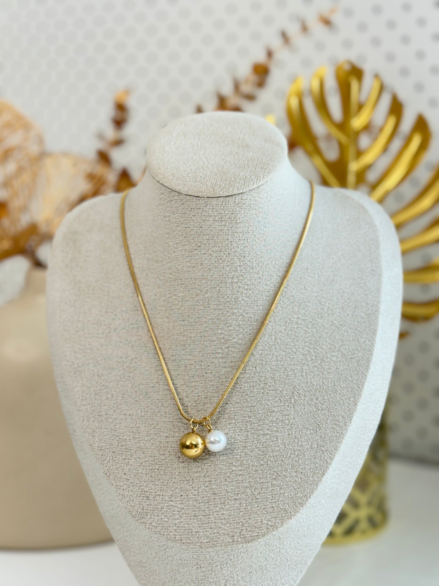 Pola Necklace