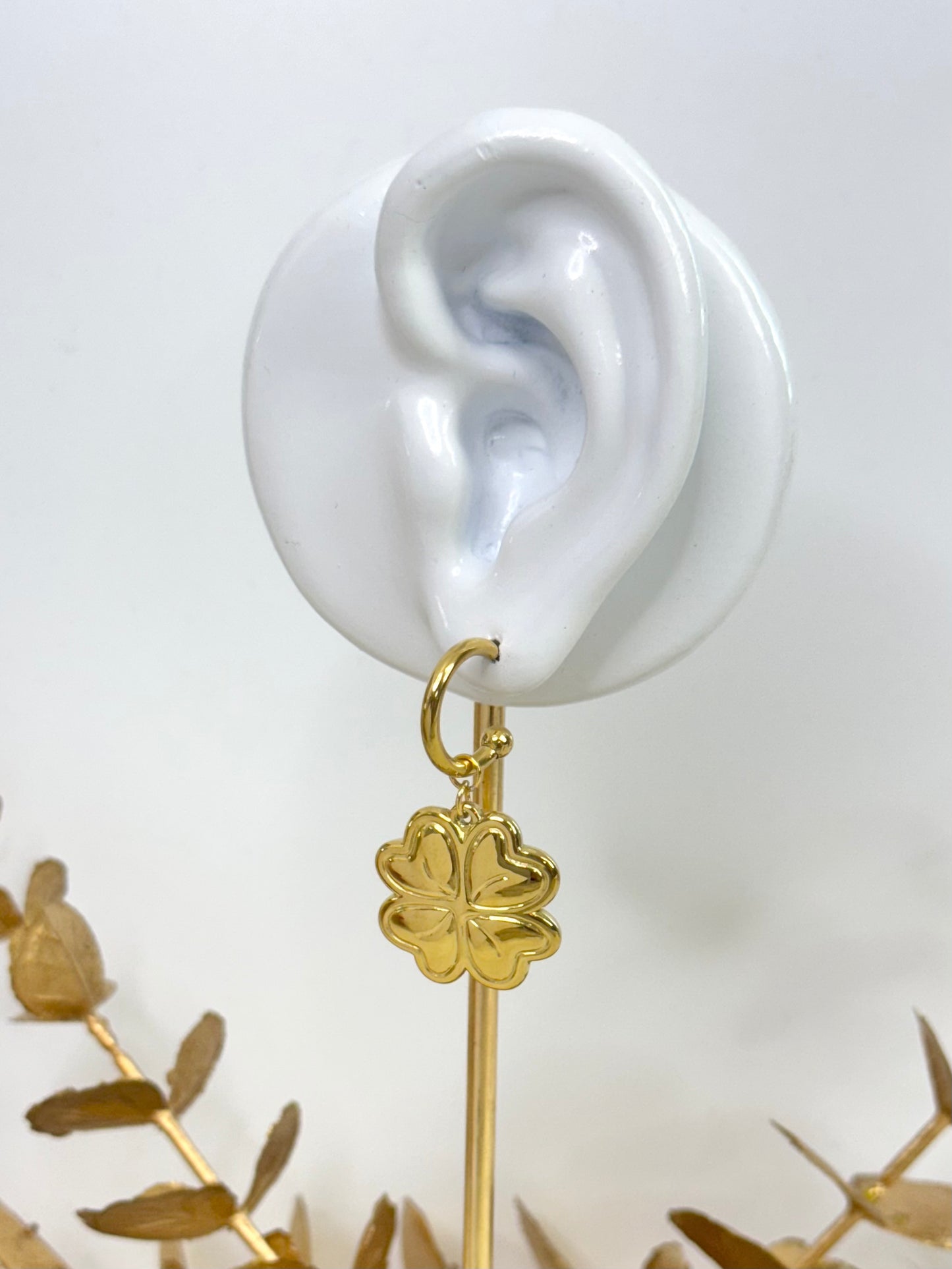 Gold-plated Riley Clover Earrings with a delicate four-leaf design, perfect for everyday elegance, Minimalist clover-shaped earrings with a sleek, modern finish, WaterProof Jewellery, Stainless Jewellery, Gift Ideas Jewellery