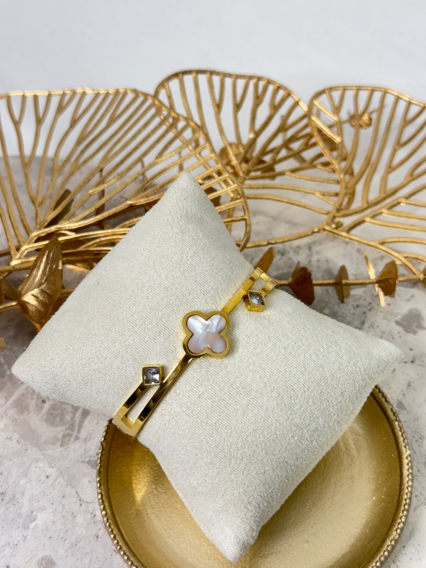 Azana Clover Bangle 645