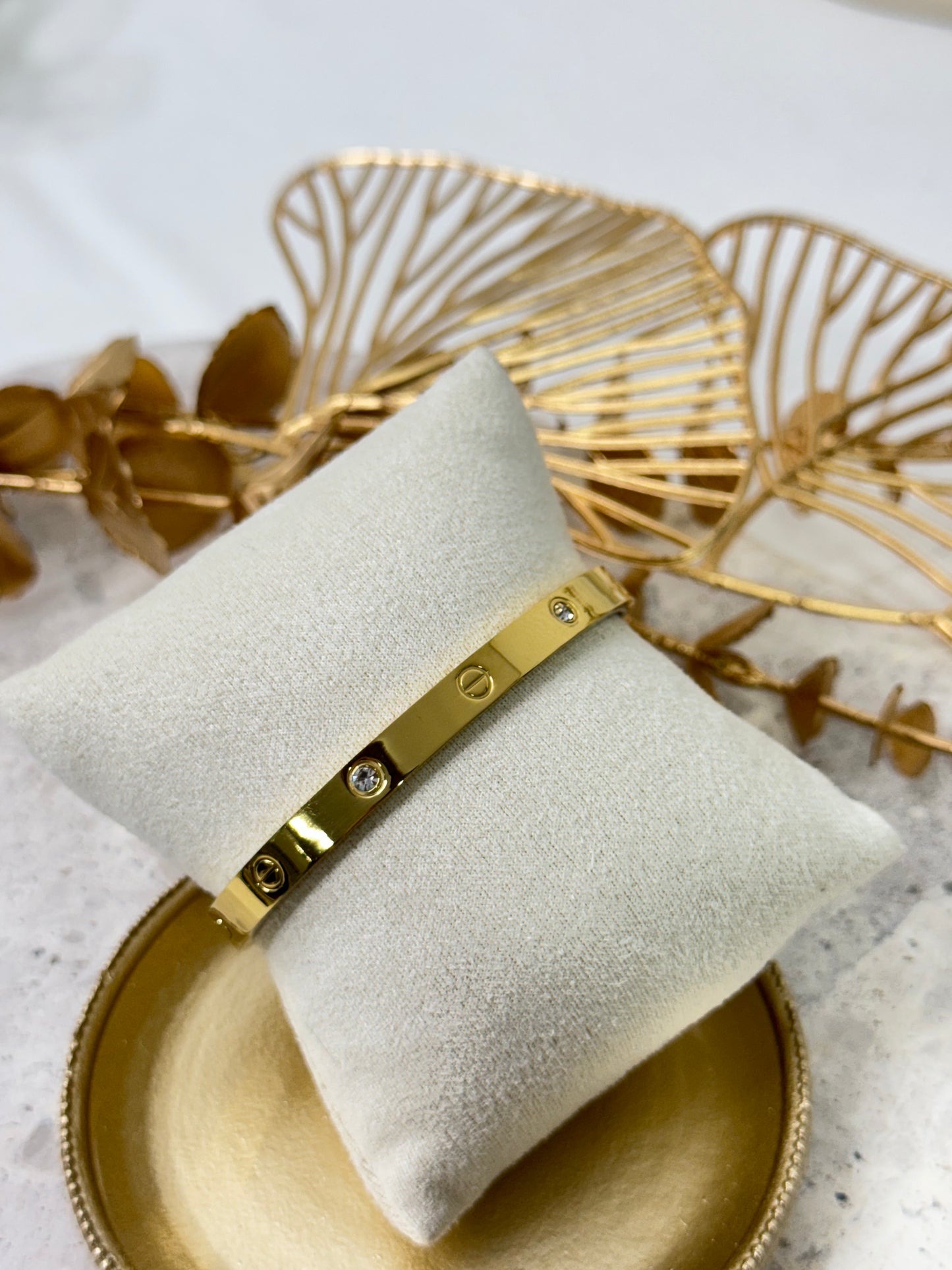 Bangle 672