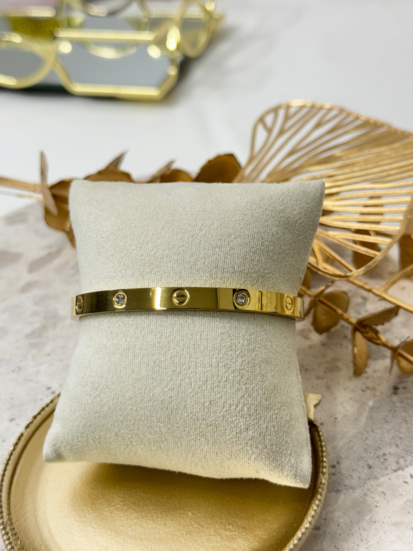 Bangle 672