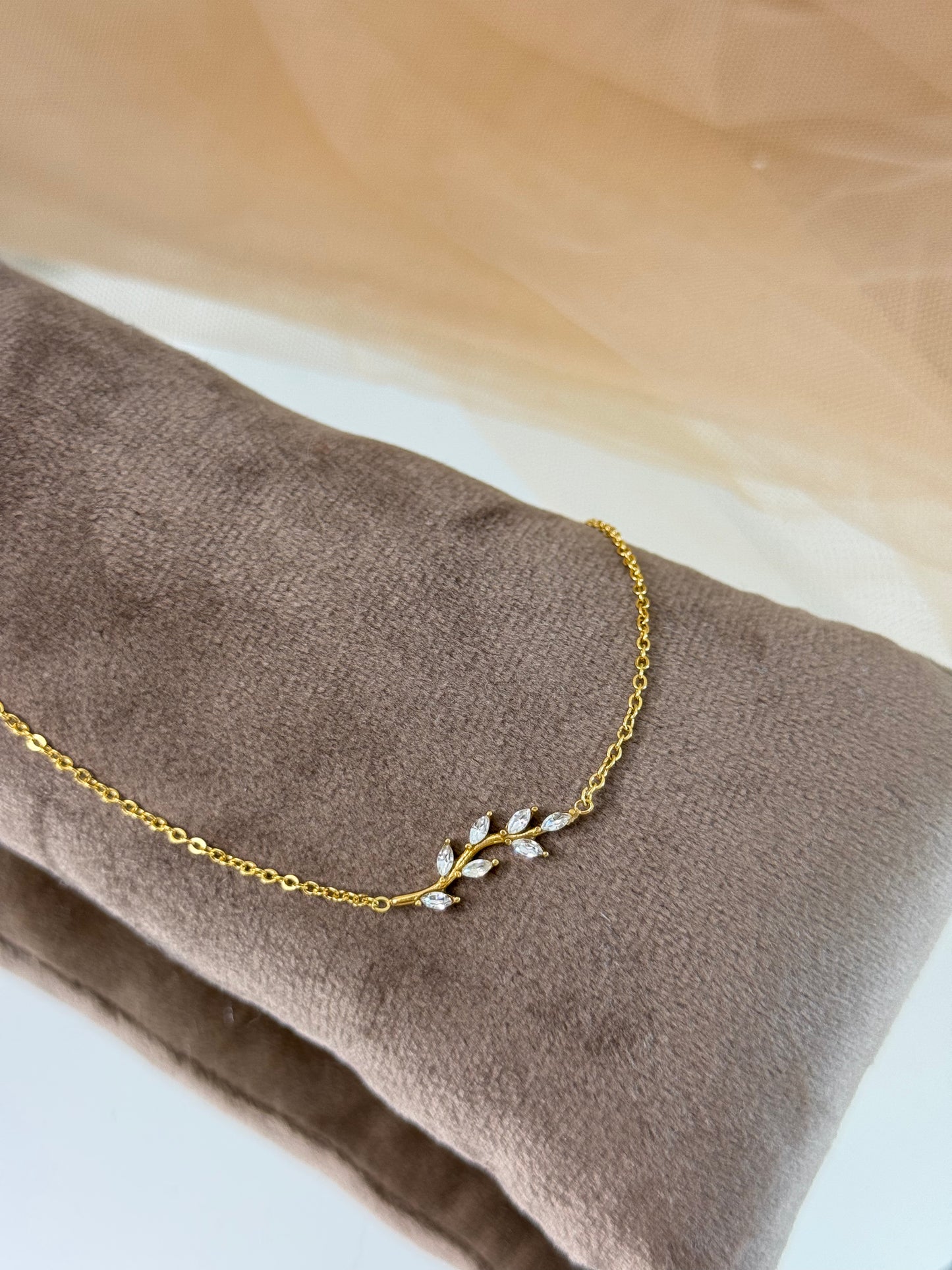 Timeless Jewelry, Simple Necklace, Perfect Gift for Her
Elegant Necklace, Dainty Jewelry, Classic Gold Chain, Fashion Accessories
Sleek Necklace, Trendy Jewelry, Lightweight Chain, Stylish Gift Idea
Statement Necklace, Modern Jewelry, Versatile Chain, Women's Fashion Necklace
Luxury Necklace, Hypoallergenic Jewelry, Durable Chain, Non-Tarnish Necklace
Chic Necklace, Birthday Gift, Anniversary Jewelry, Must-Have Accessory