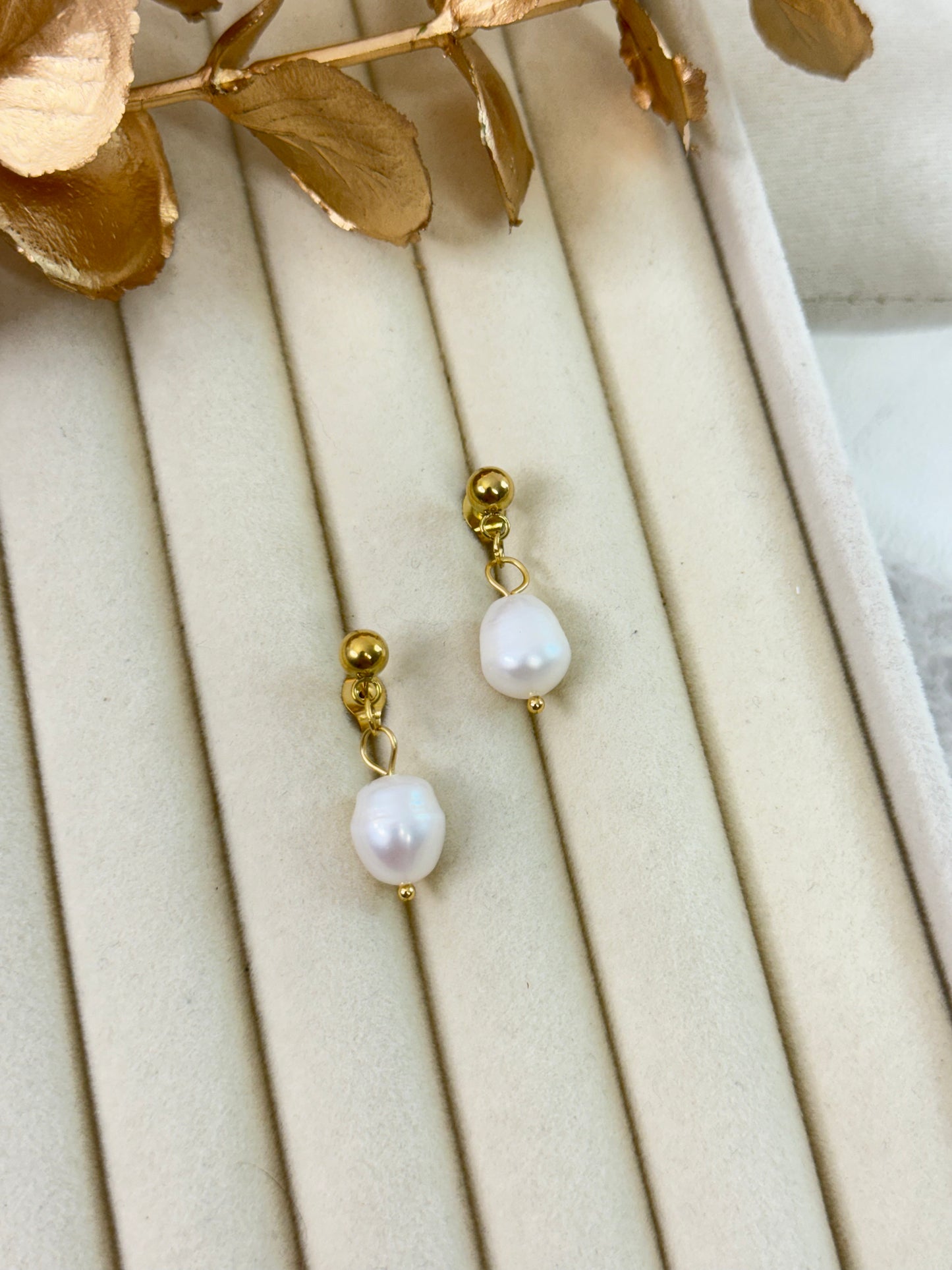 Emily Pearl Earrings 1075