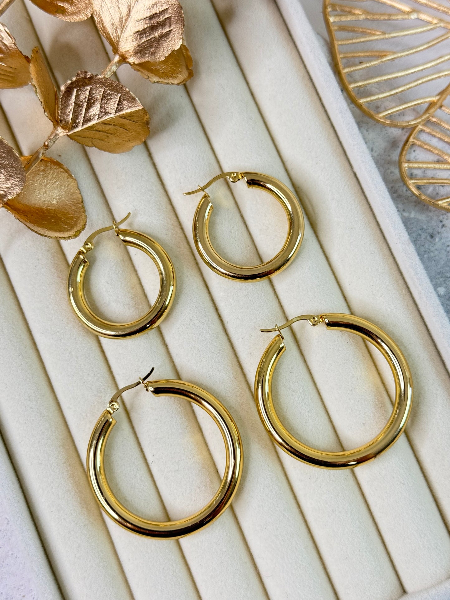 Plain Hoop in Gold | Earrings 1172