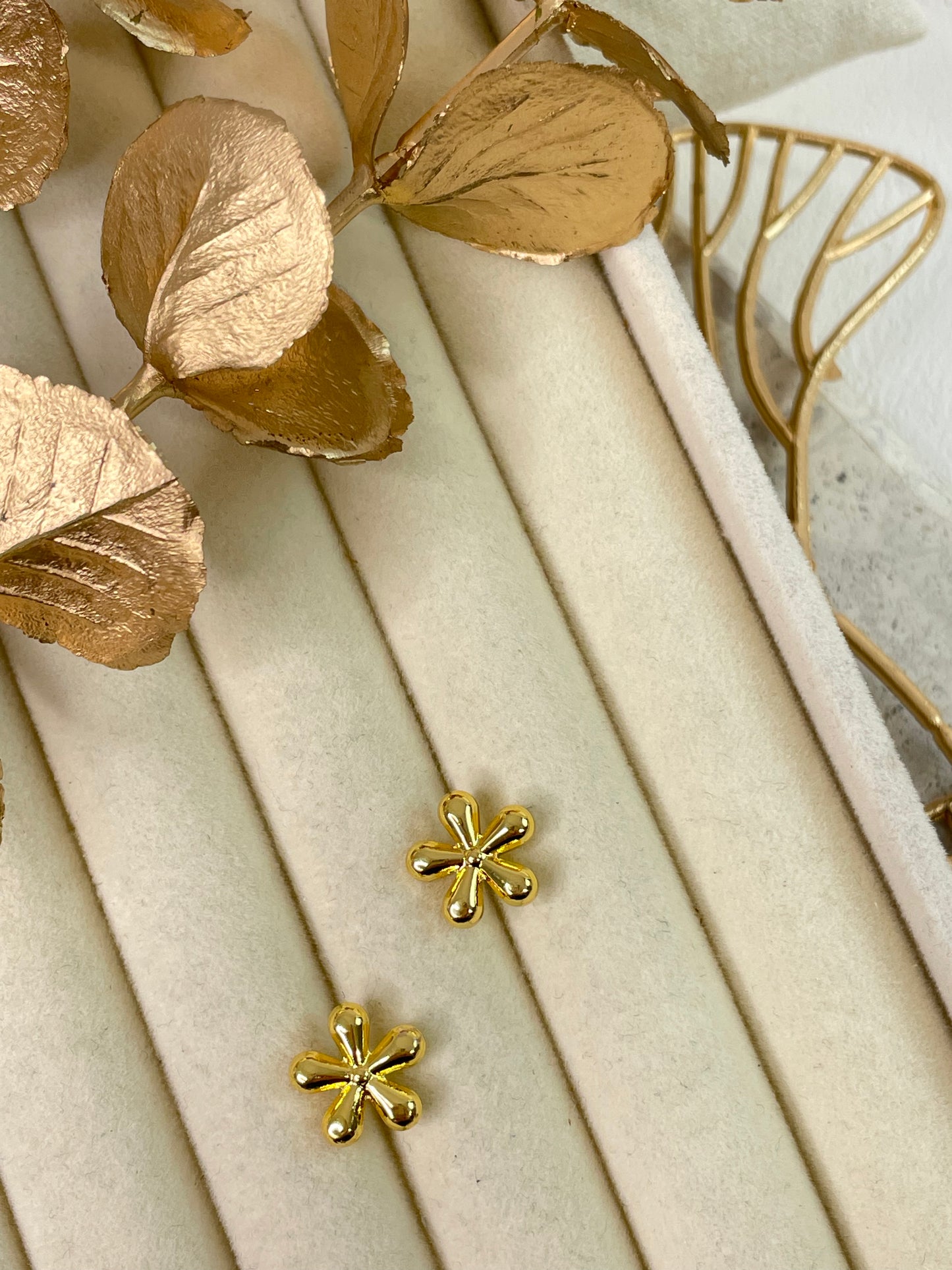Flower Stud Earrings 1177