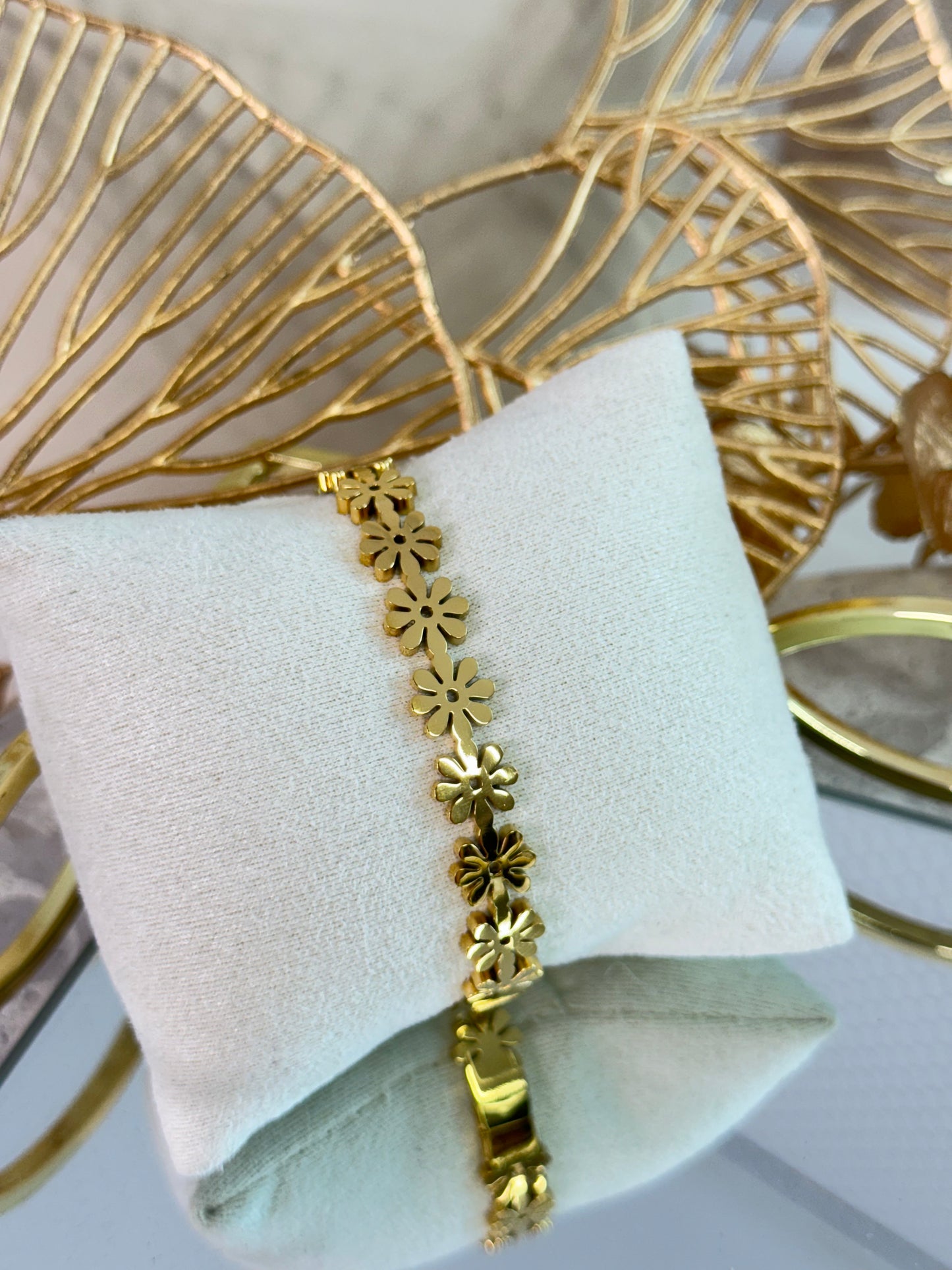Daisy Bangle 2838
