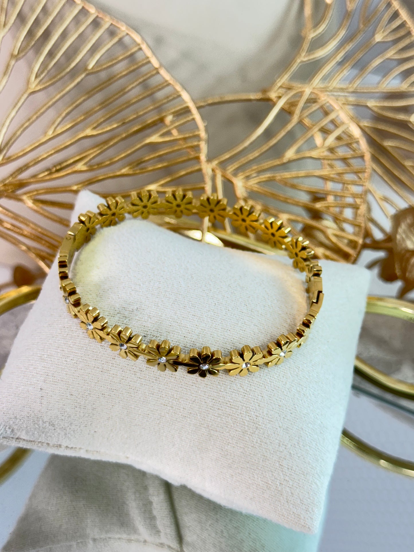 Daisy Bangle 2838