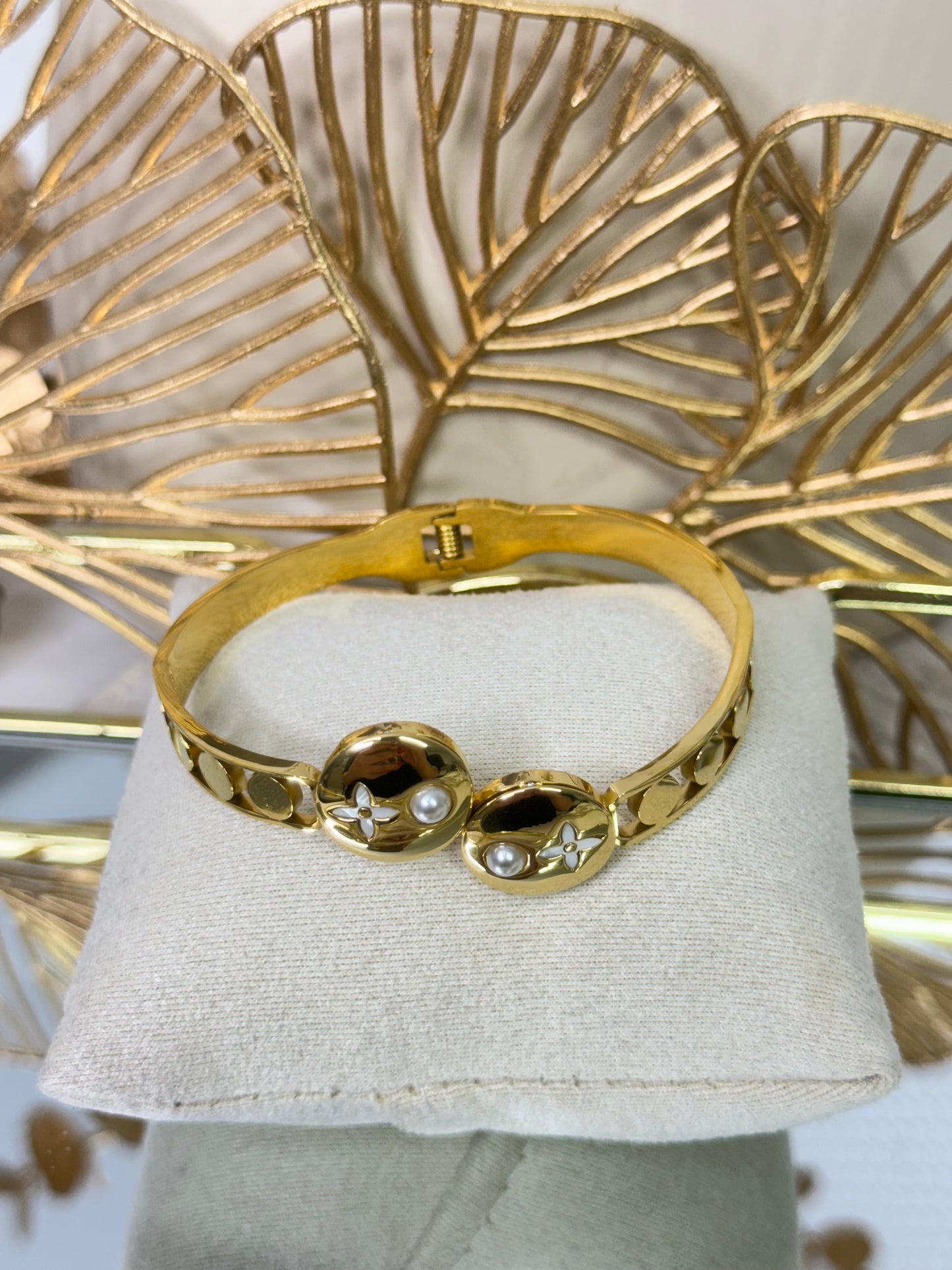 Cailyn Bangle 3282