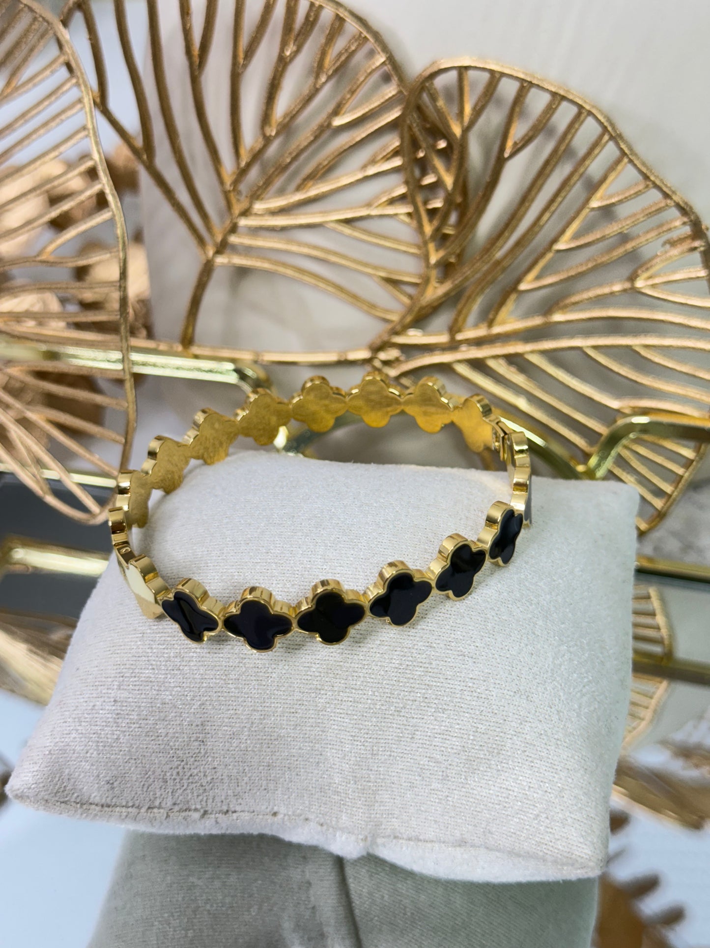 Fia Clover in Black | Bangle 3288
