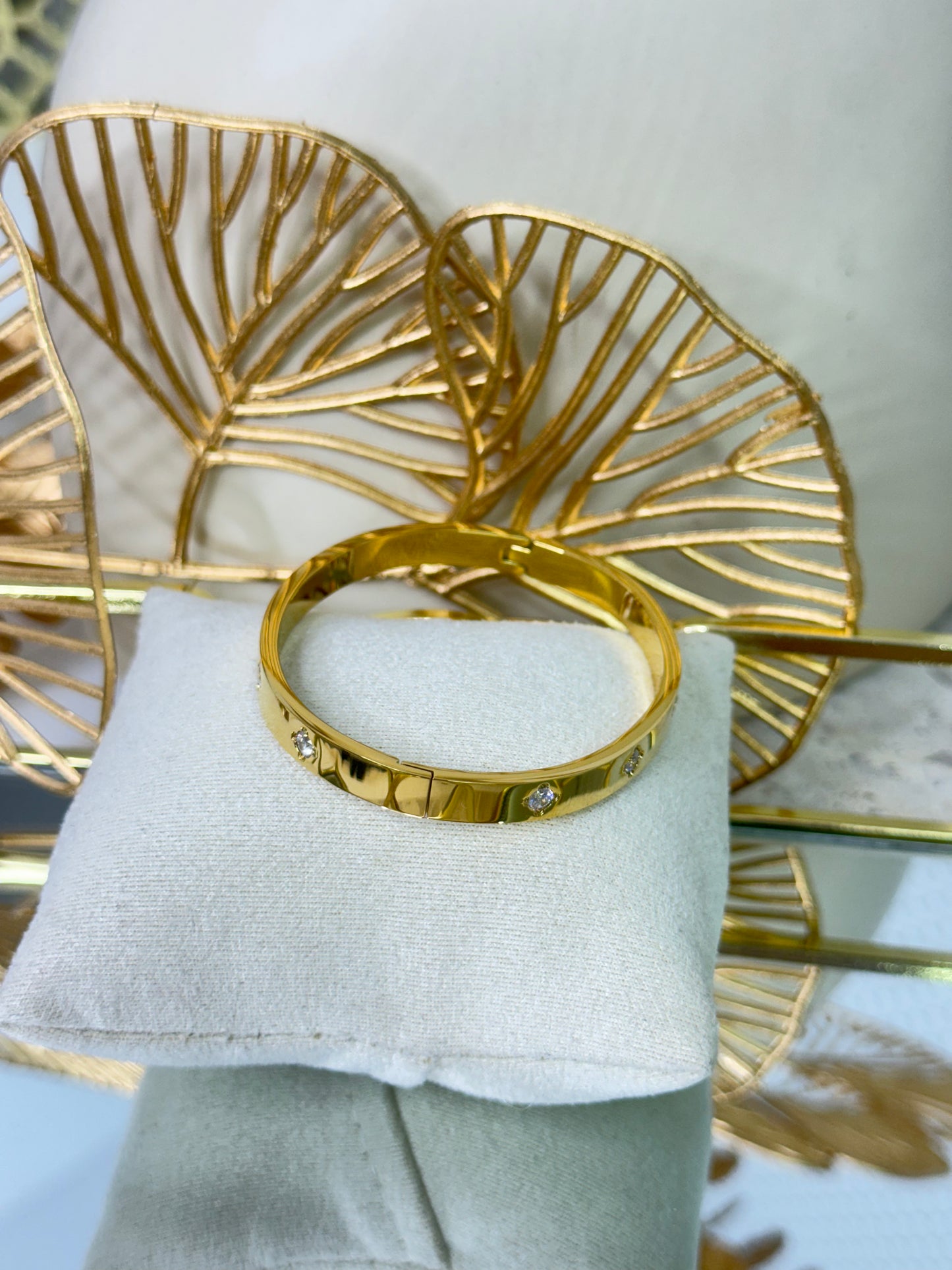 Misty Clover Bangle 3292
